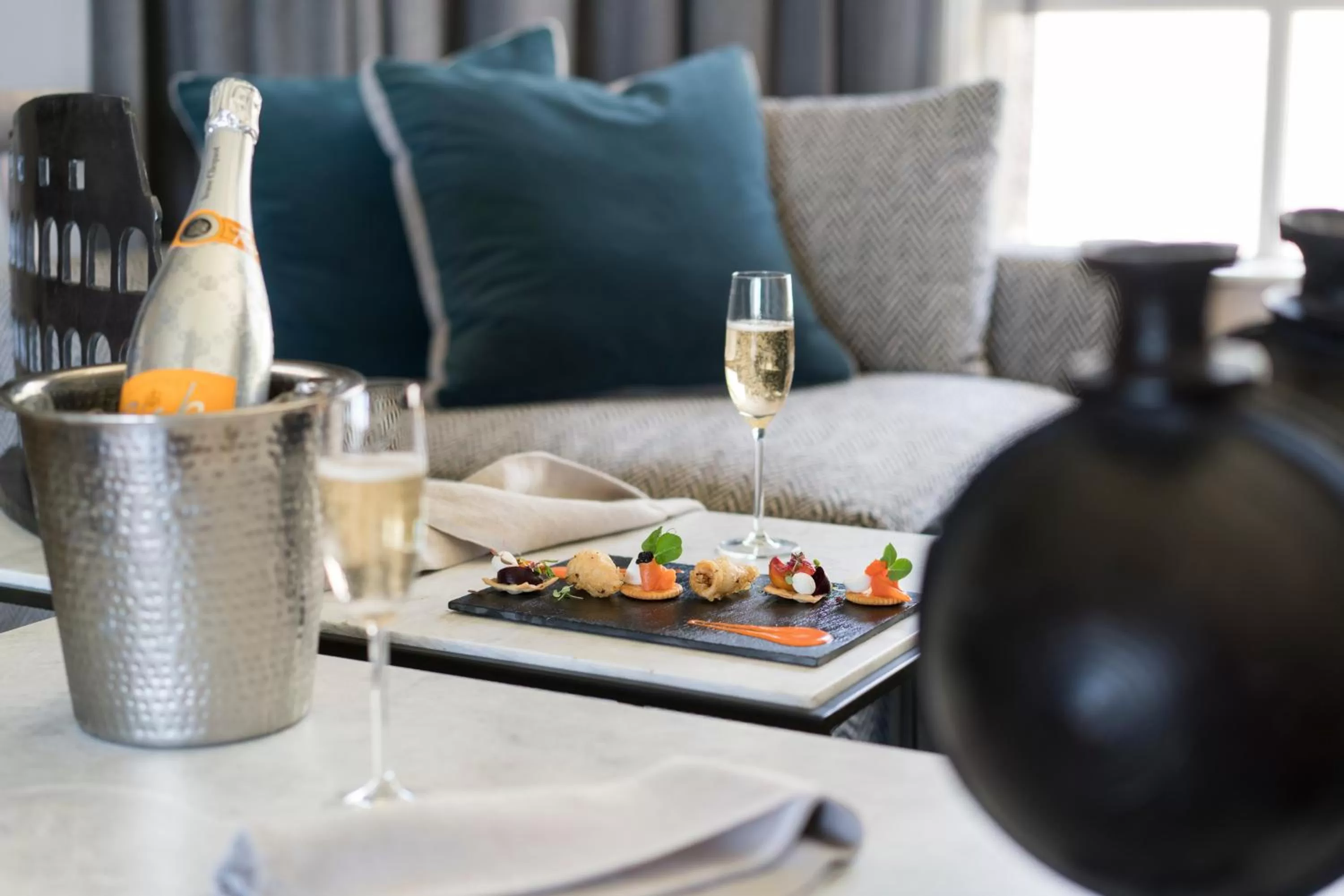 Restaurant/places to eat in The Thatch House Boutique Hotel, Hermanus