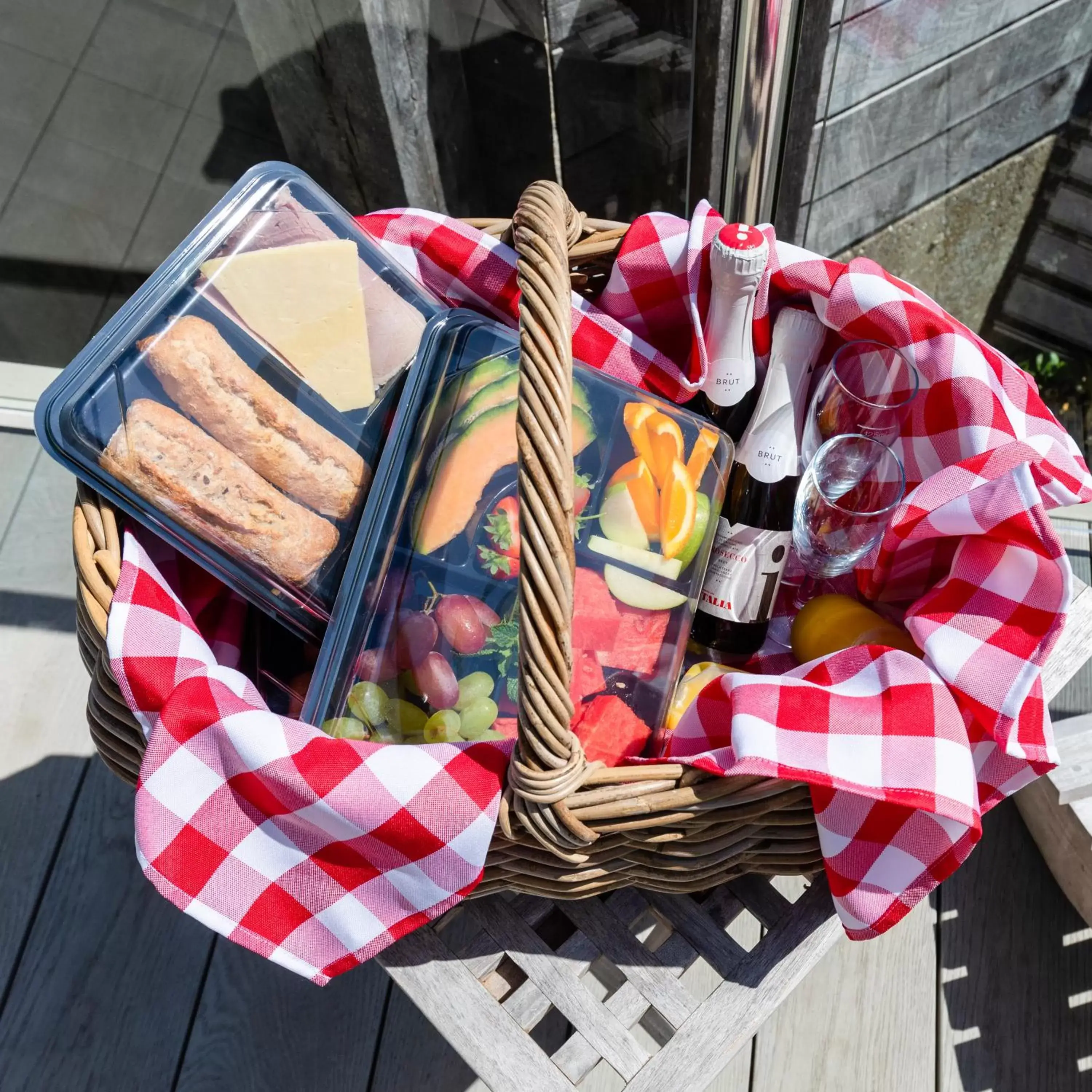 Breakfast in Beach Hut Suites