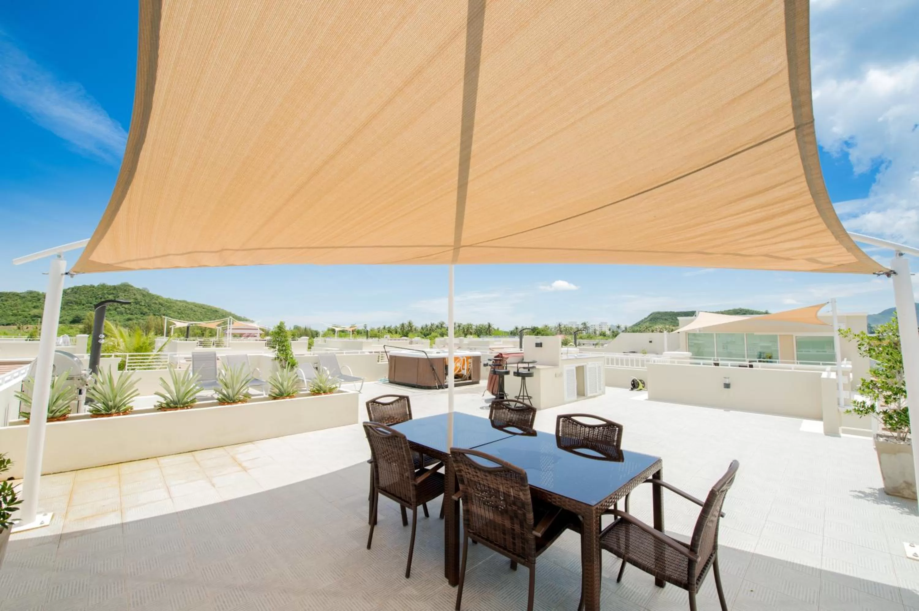 Patio in Oriental Beach Pearl Resort