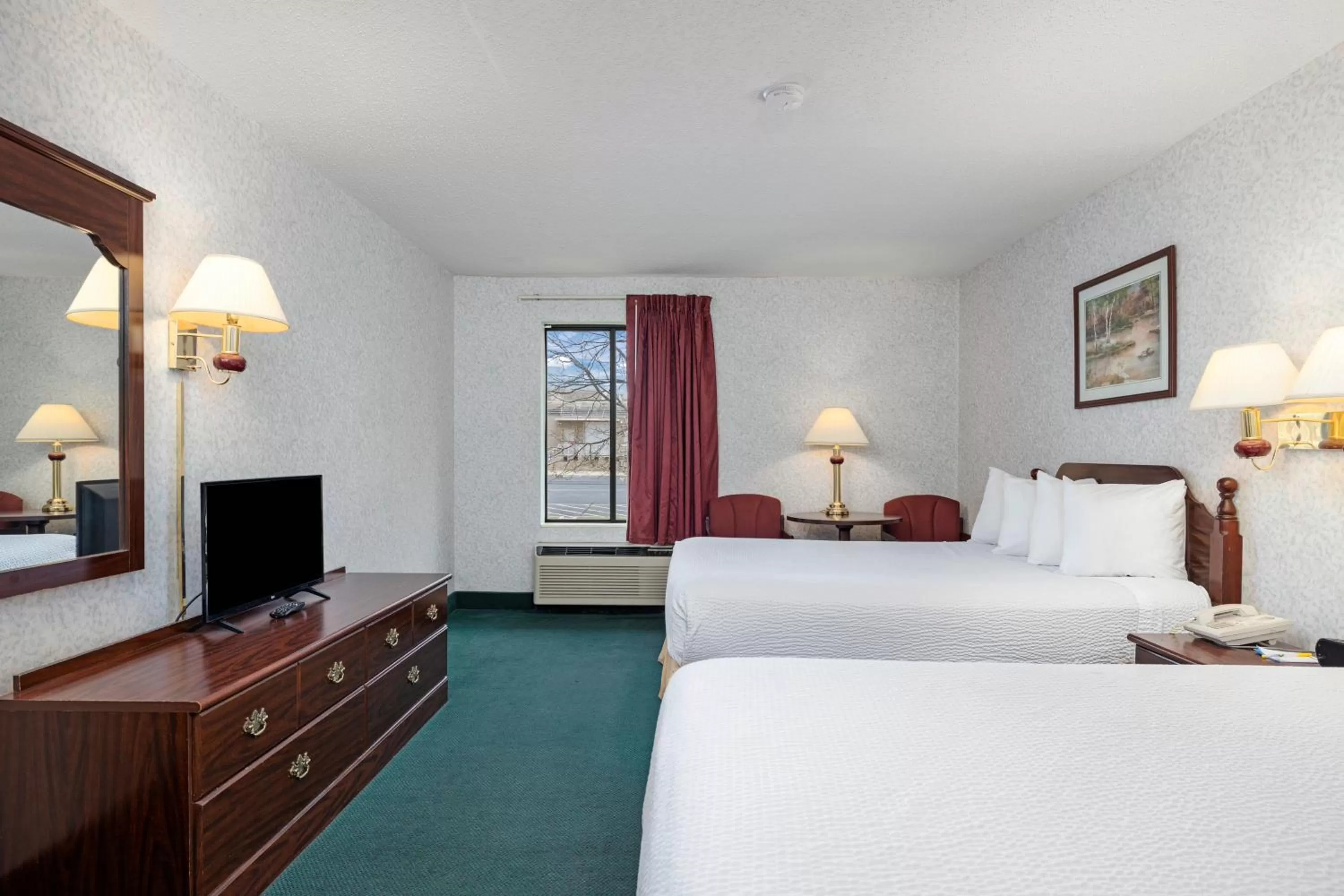 Bed in Days Inn by Wyndham Battlefield Rd/Hwy 65