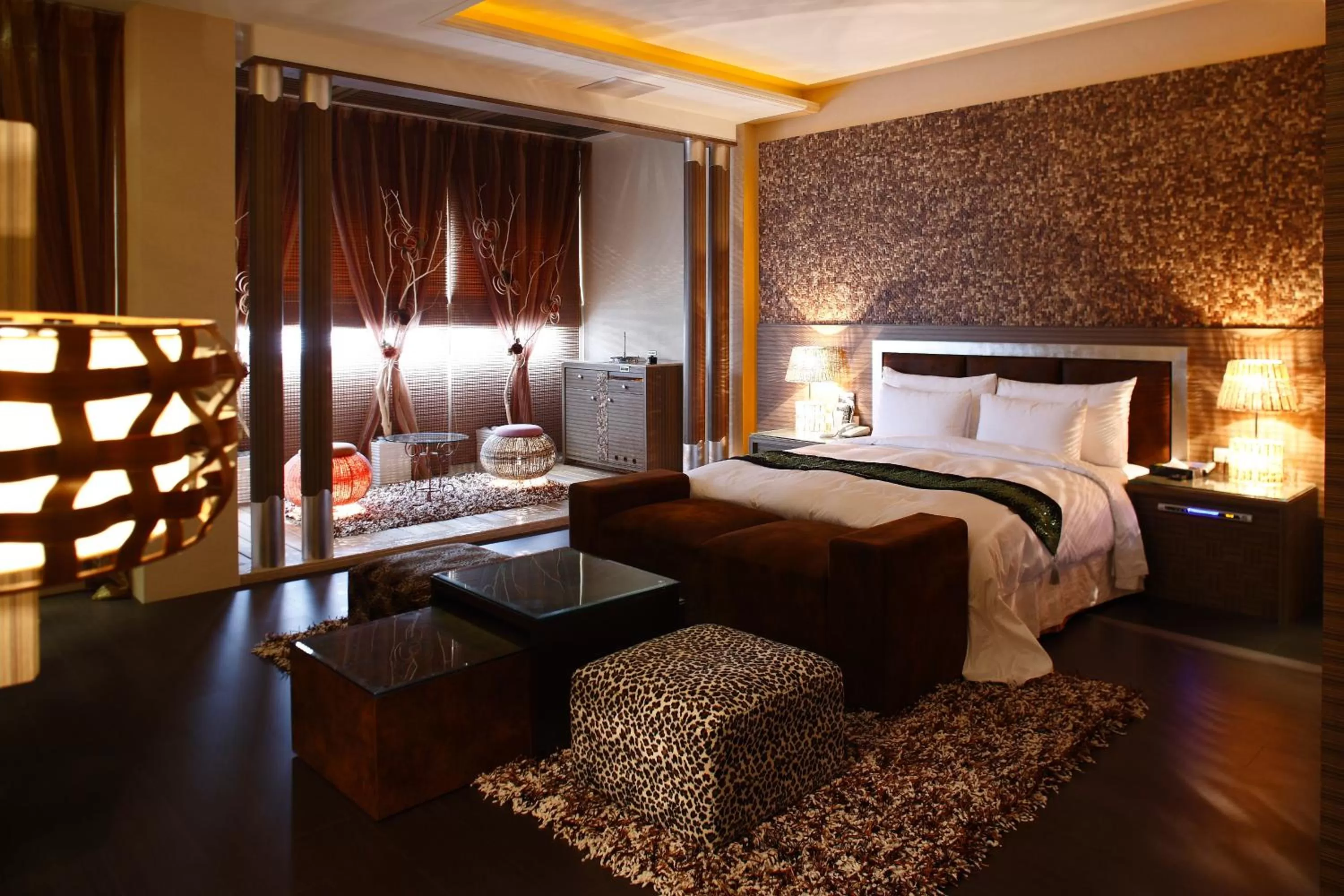 Photo of the whole room, Bed in Dryad Motel