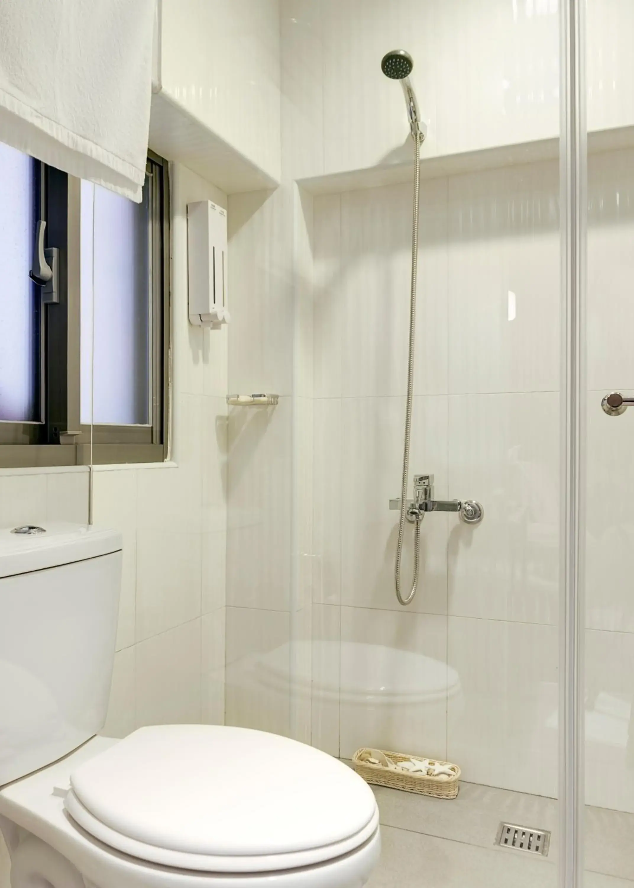 Shower, Bathroom in E-Coast Star Hotel