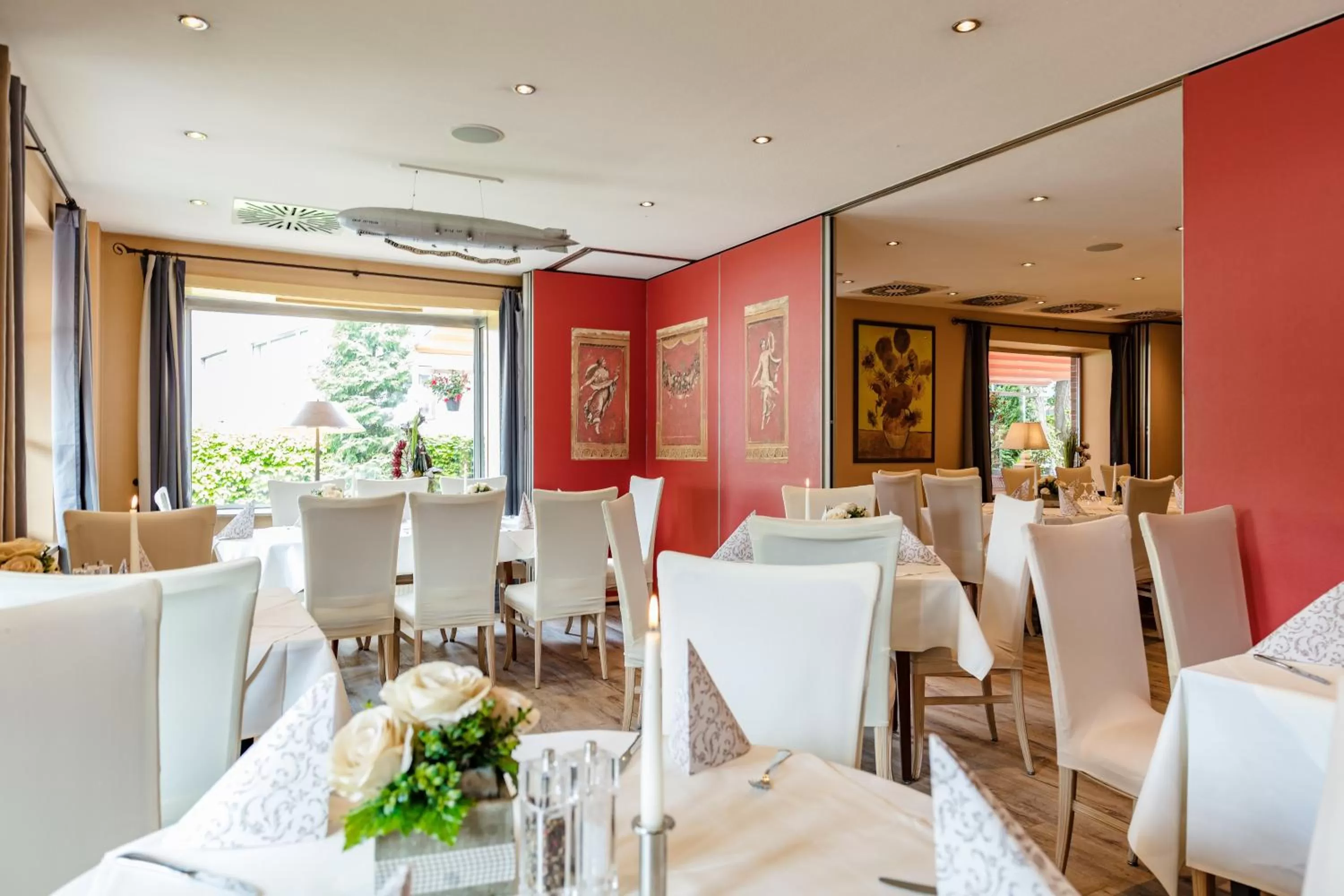 Restaurant/places to eat in Hotel Zum Zeppelin Hamburg