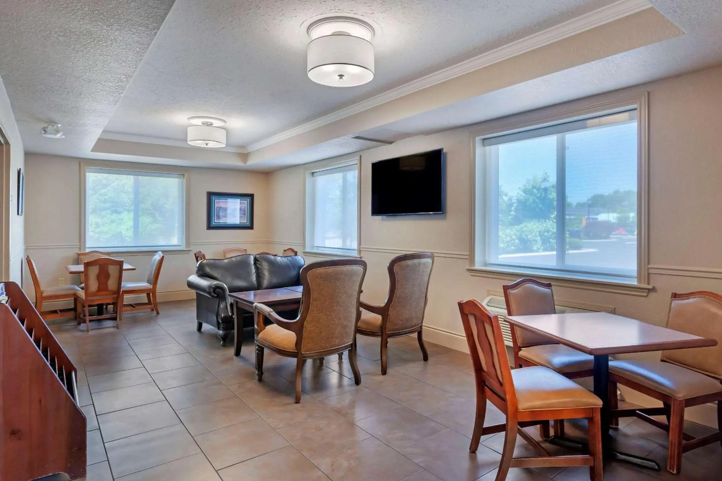 Lobby or reception, Restaurant/Places to Eat in Comfort Inn & Suites Thousand Islands Harbour District