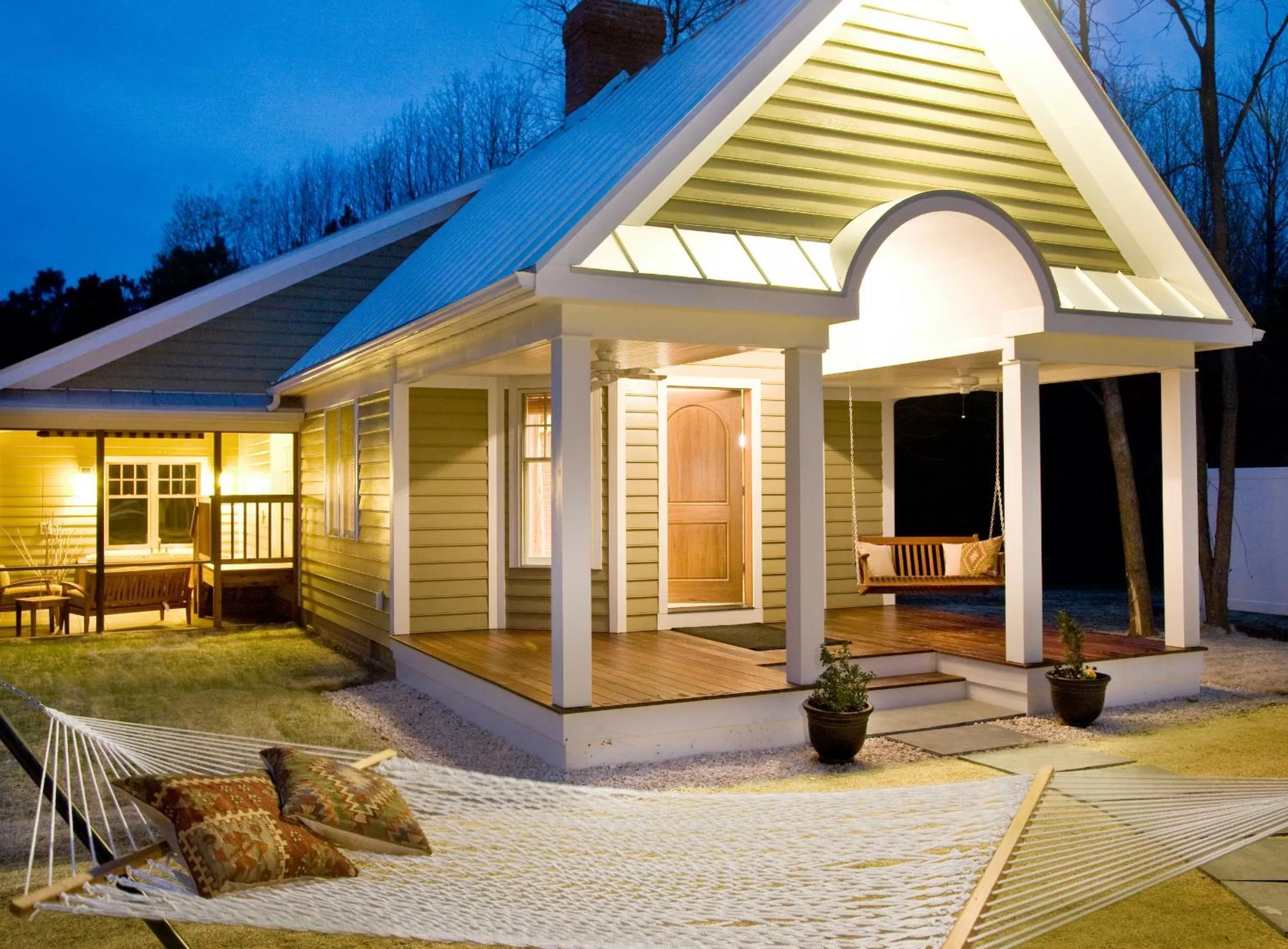 Patio in Brampton Bed and Breakfast Inn