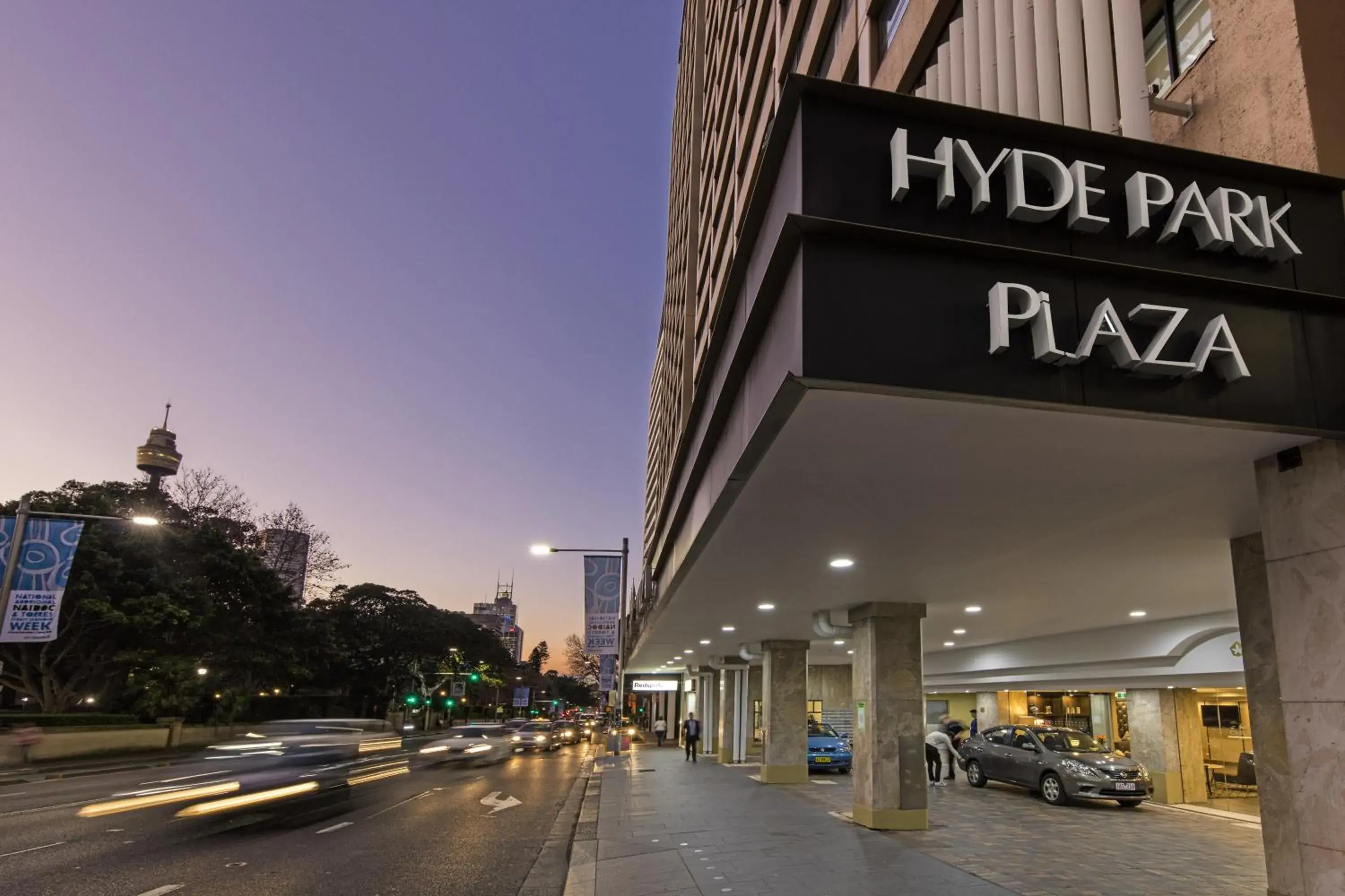 Facade/entrance in Oaks Sydney Hyde Park Suites