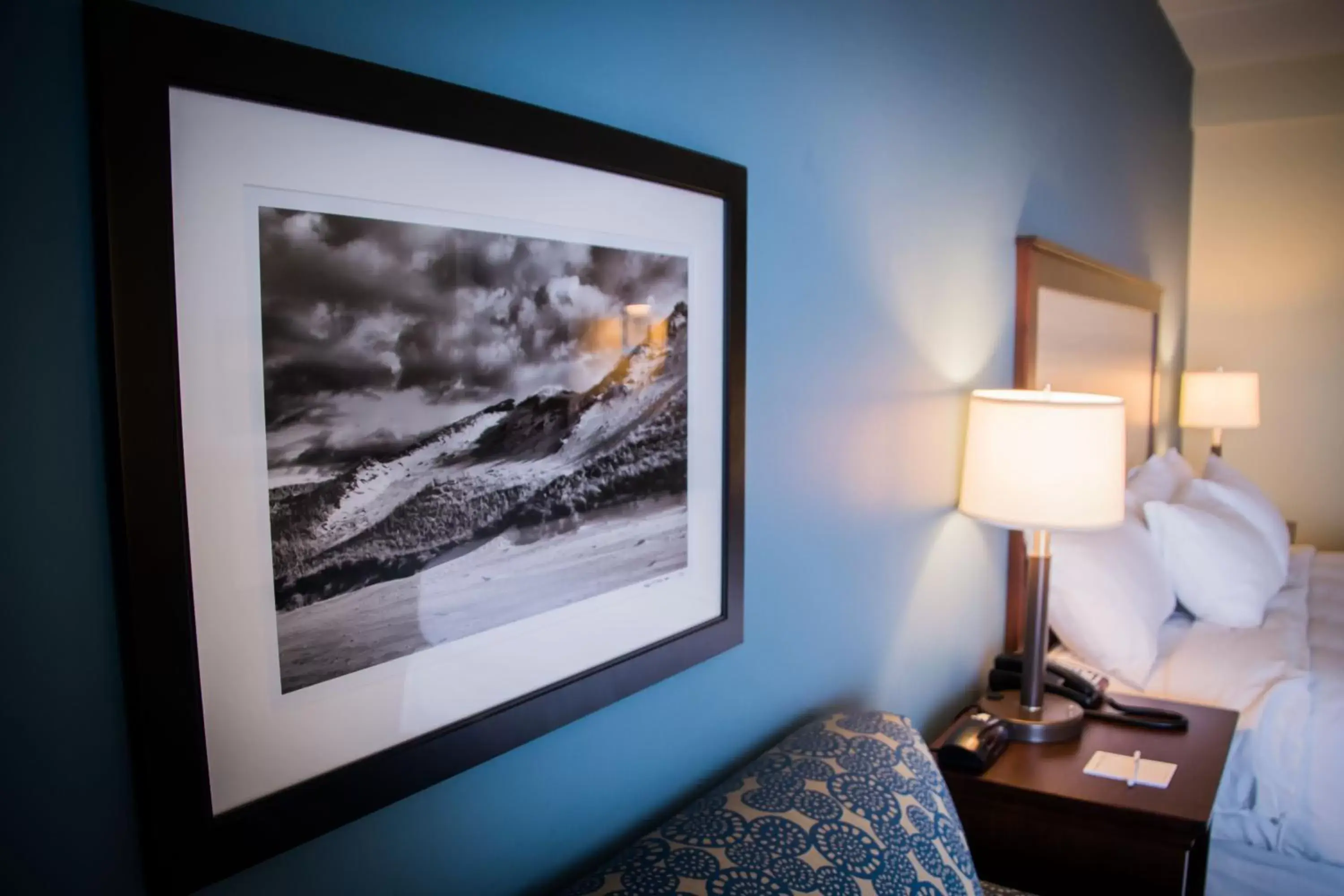 Bedroom, TV/Entertainment Center in The Inn at Harbor Shores