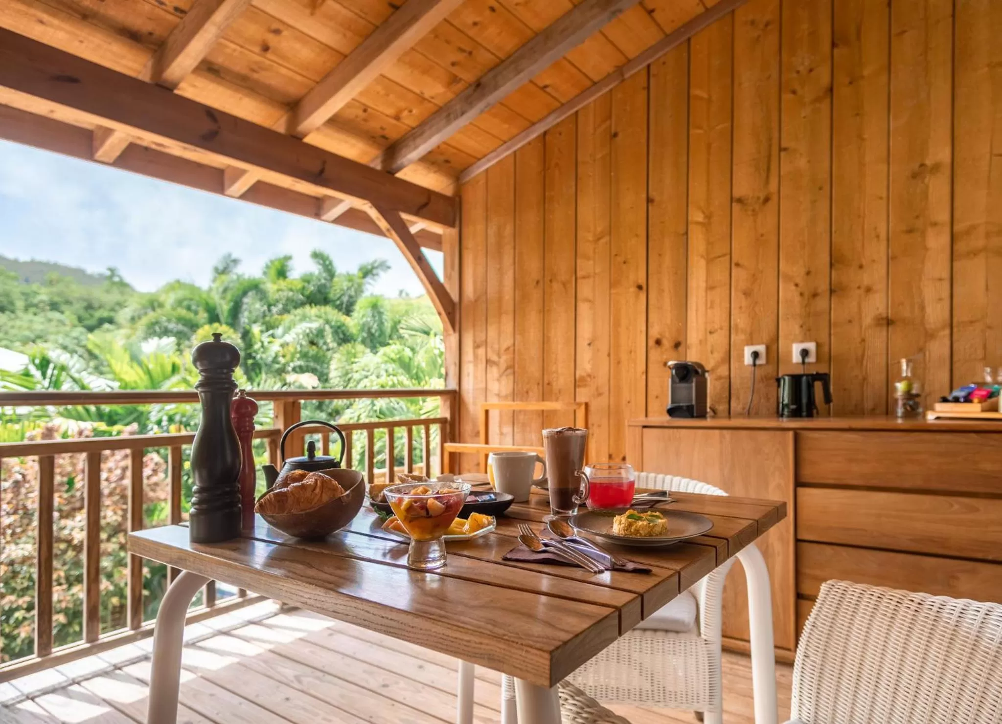 Balcony/Terrace in French Coco