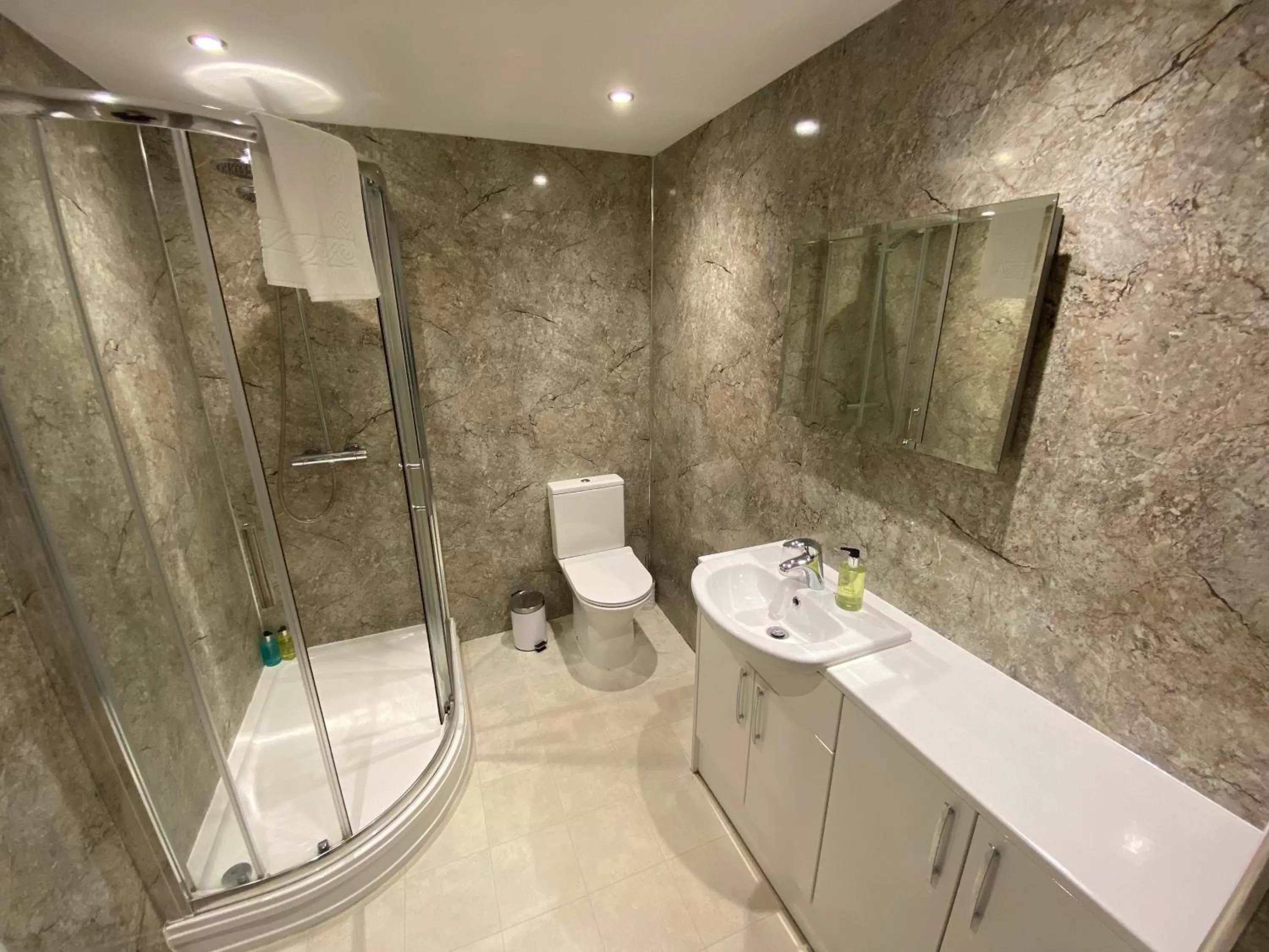 Shower in The Fairhaven Hotel