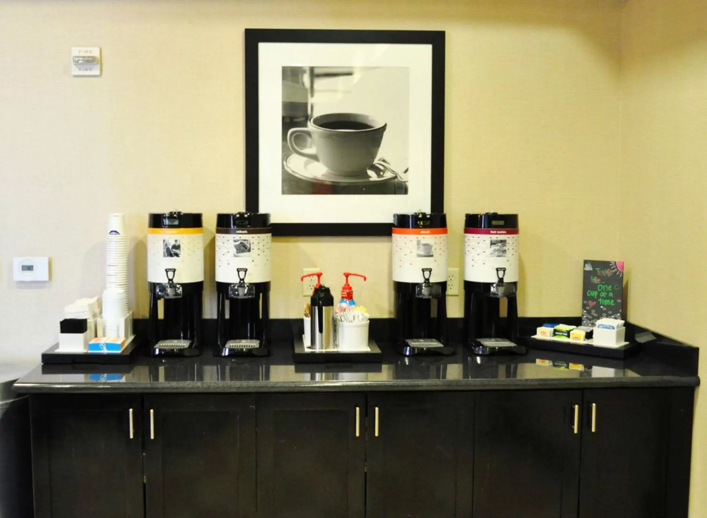 Restaurant/places to eat in Hampton Inn & Suites Bay City