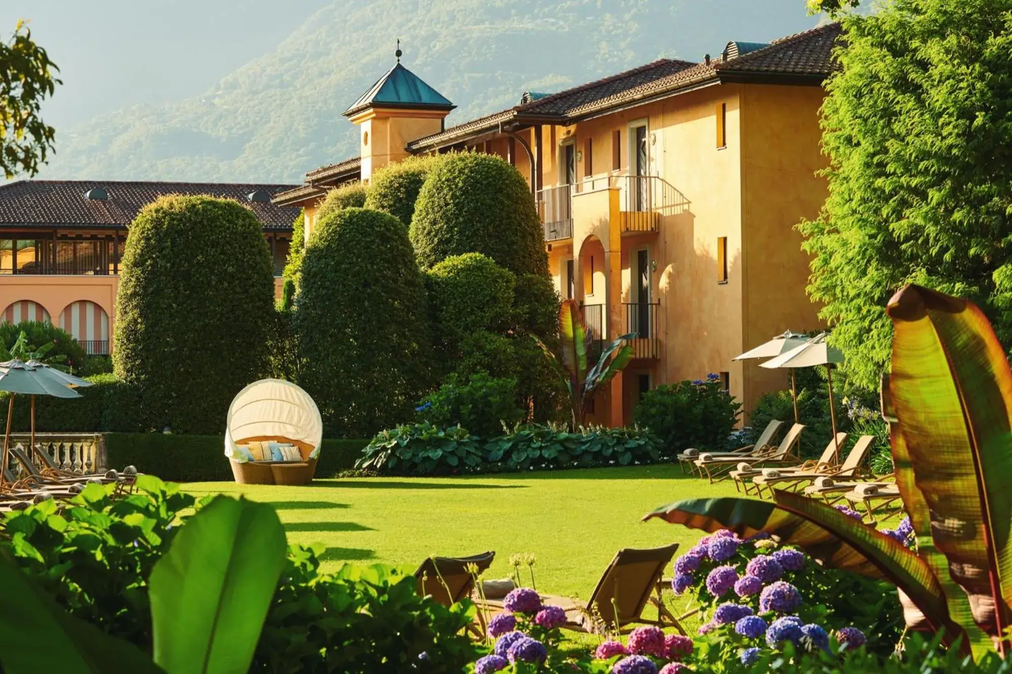 Garden, Property Building in Giardino Ascona