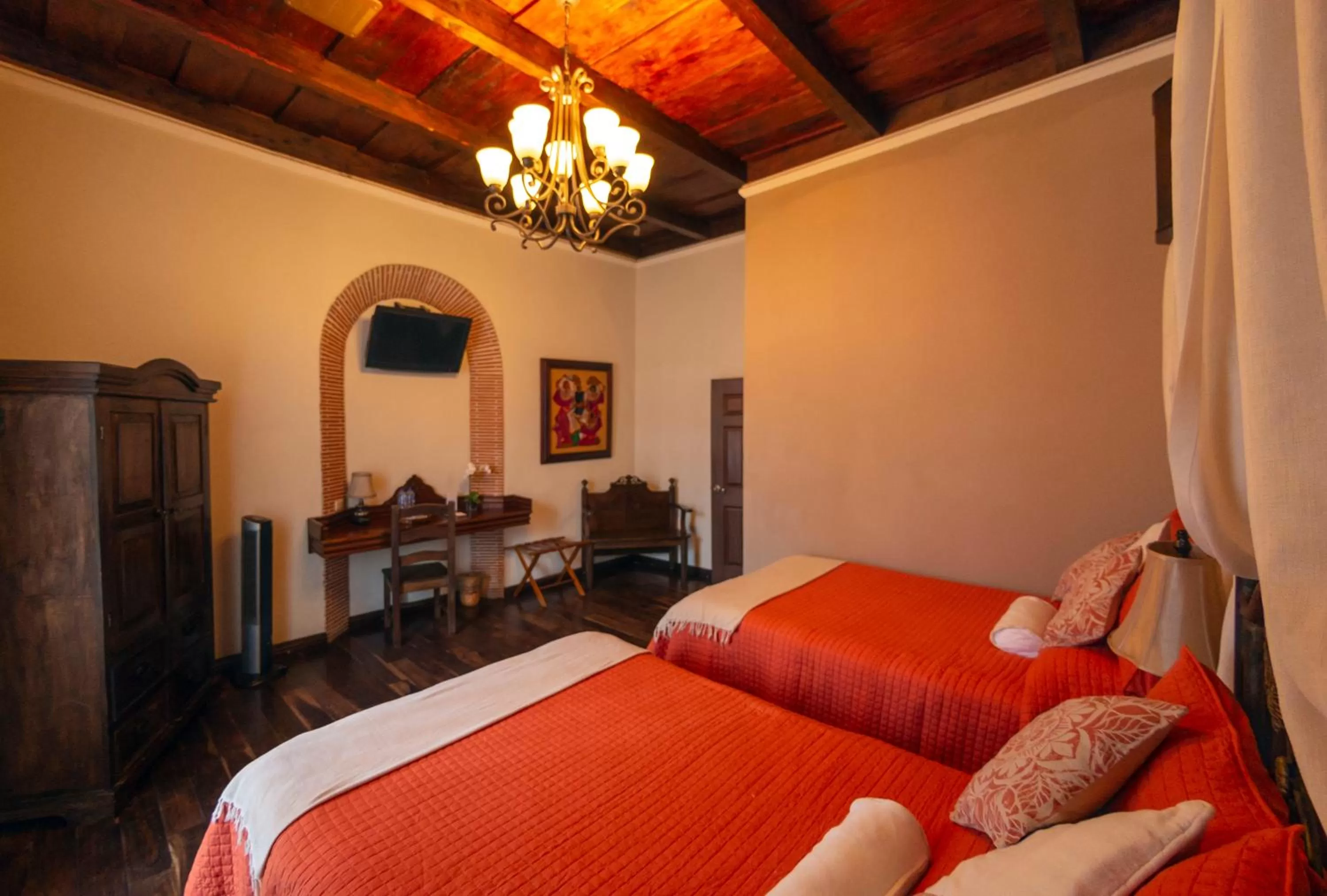 Photo of the whole room in Hotel La Catedral