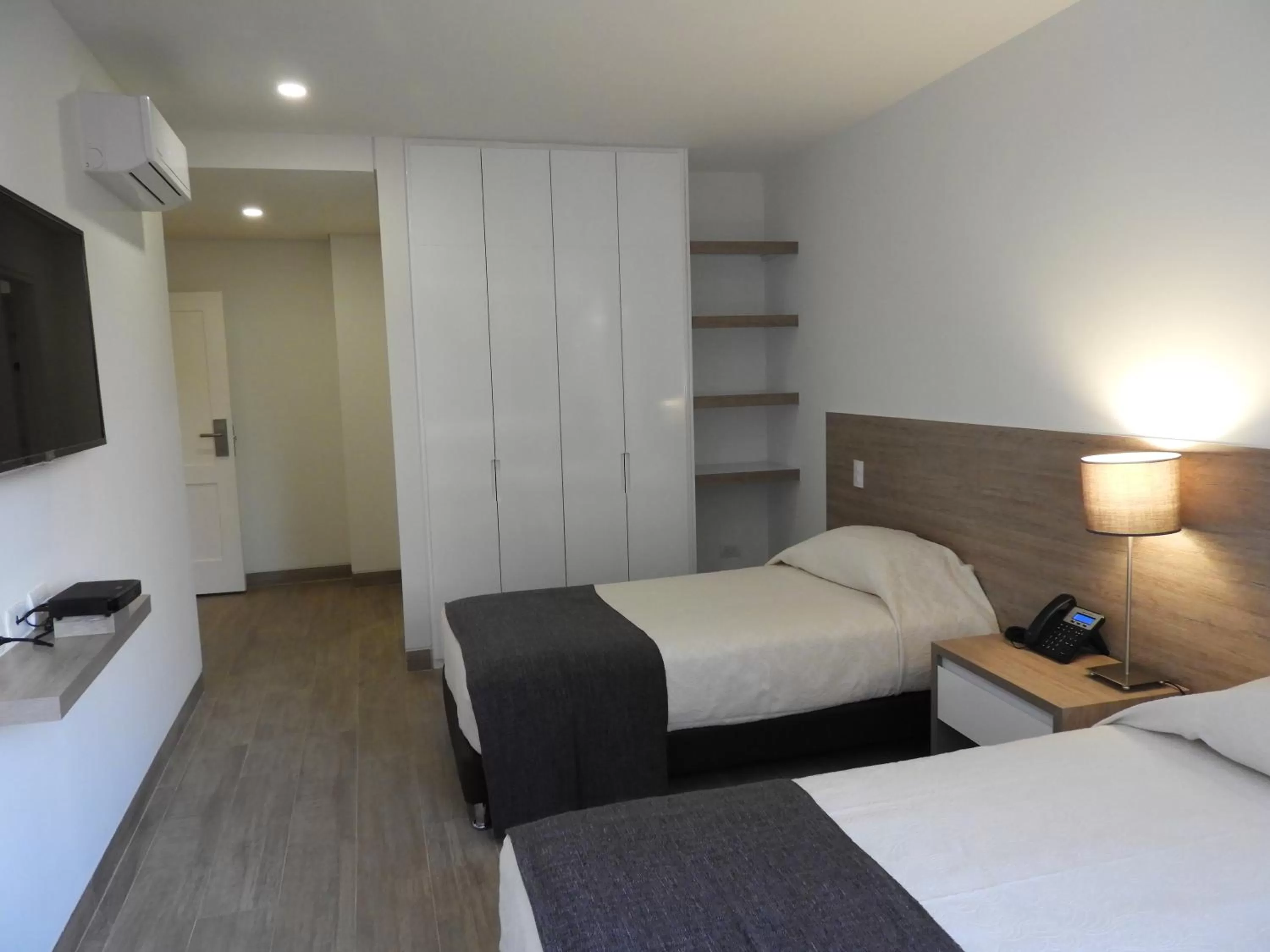 Bedroom, Bed in Park V