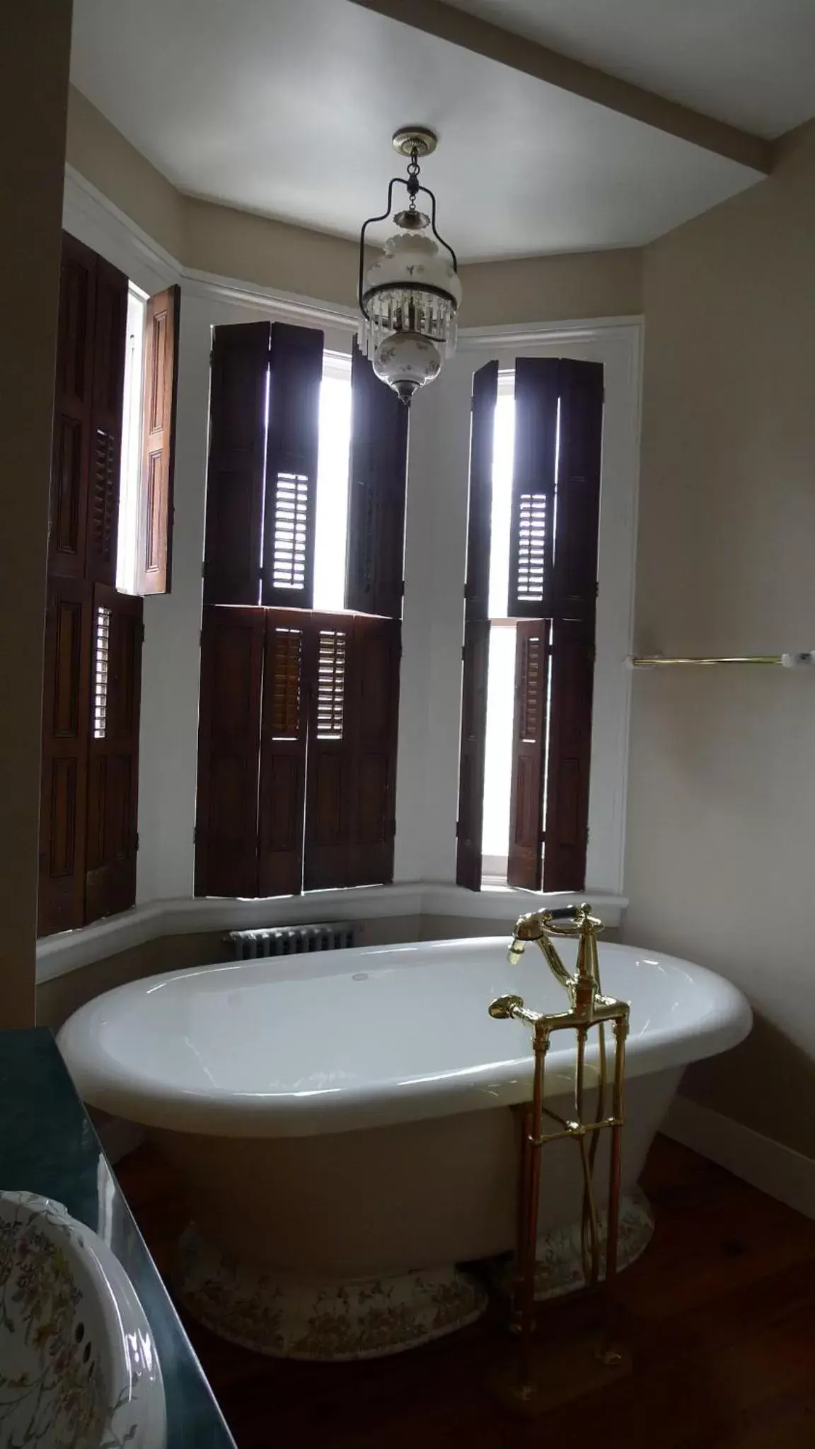 Bathroom in The Swope Manor Bed & Breakfast