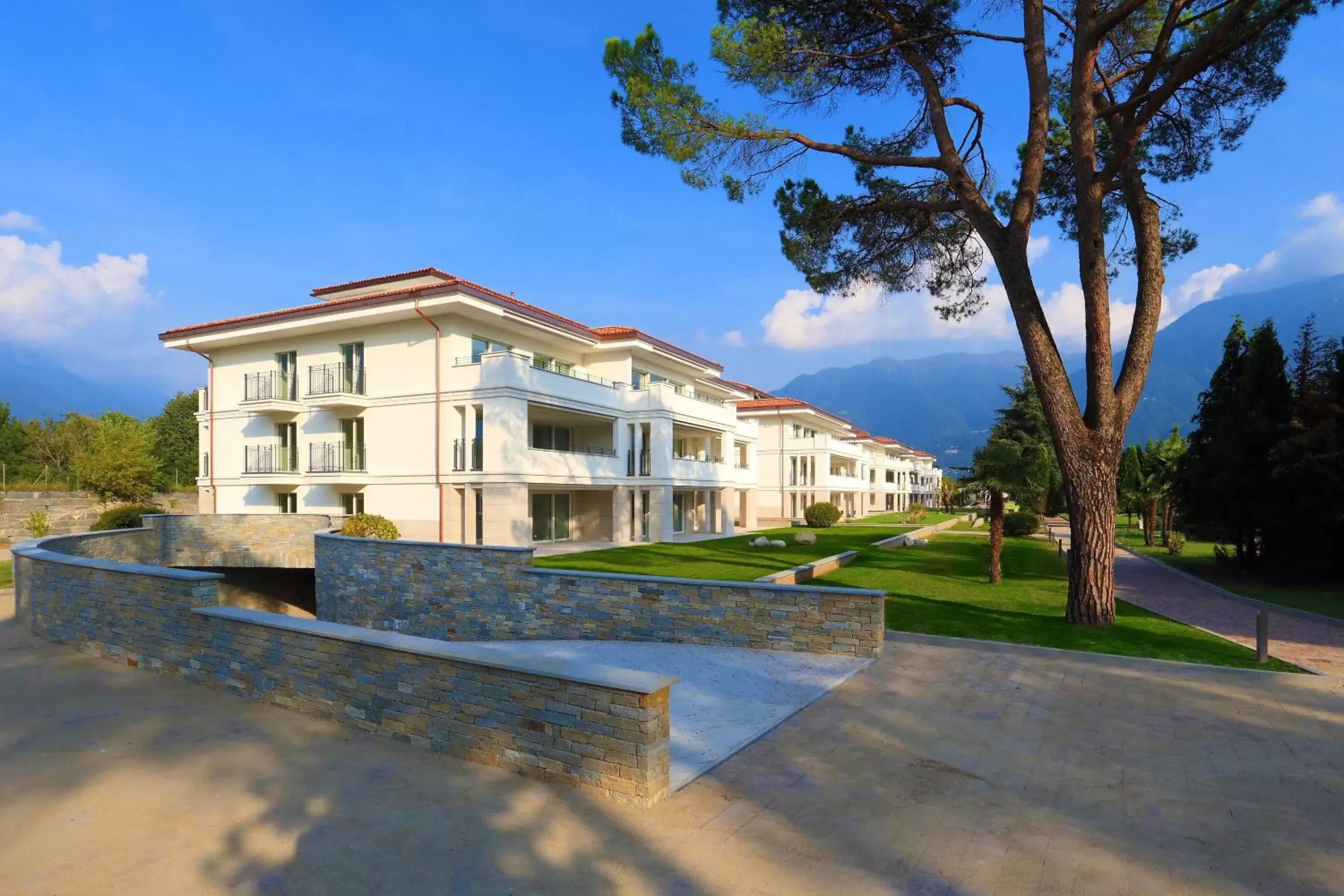 Facade/entrance, Property Building in Delta Resort Apartments