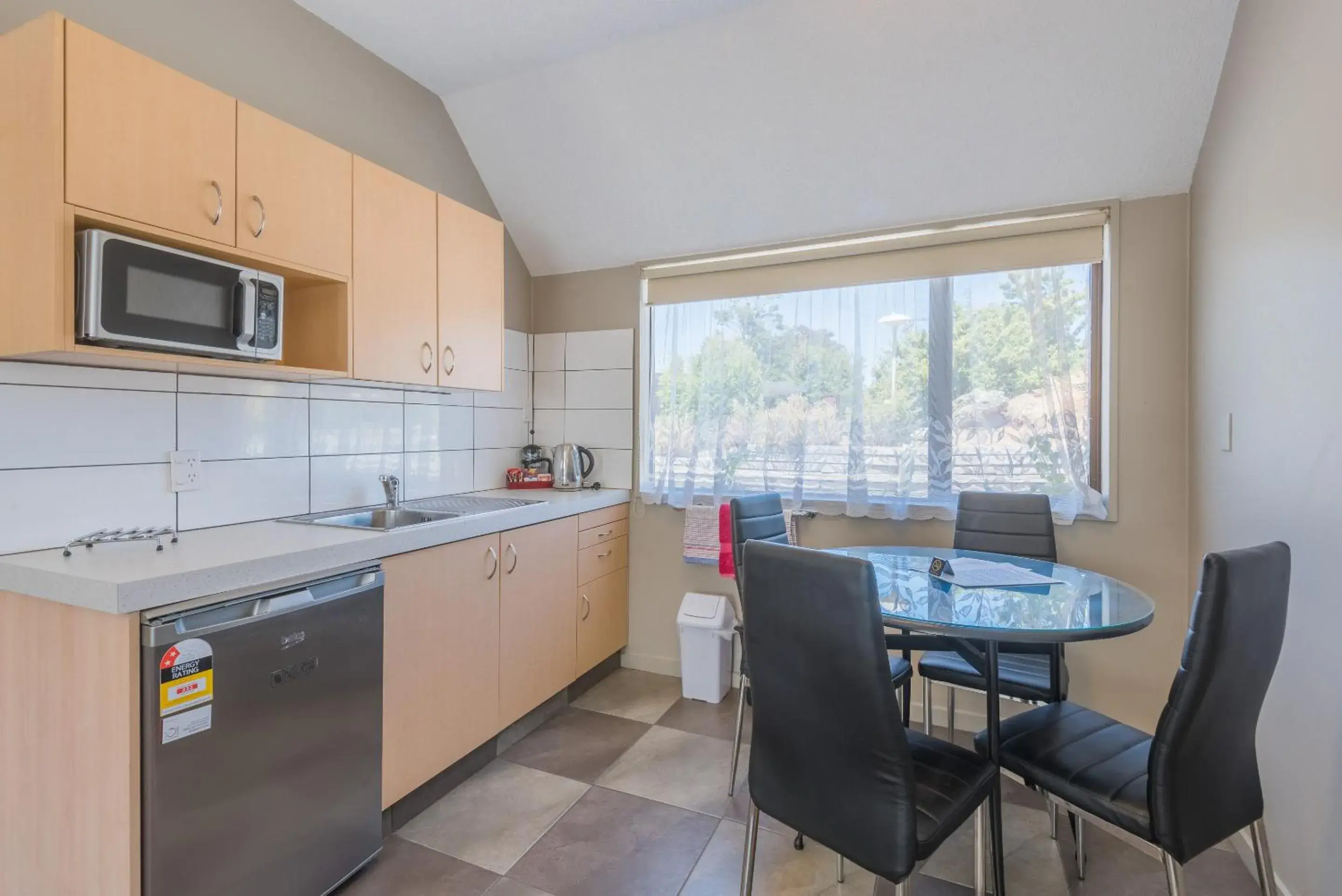 Kitchen/Kitchenette in Manuka Crescent Motel