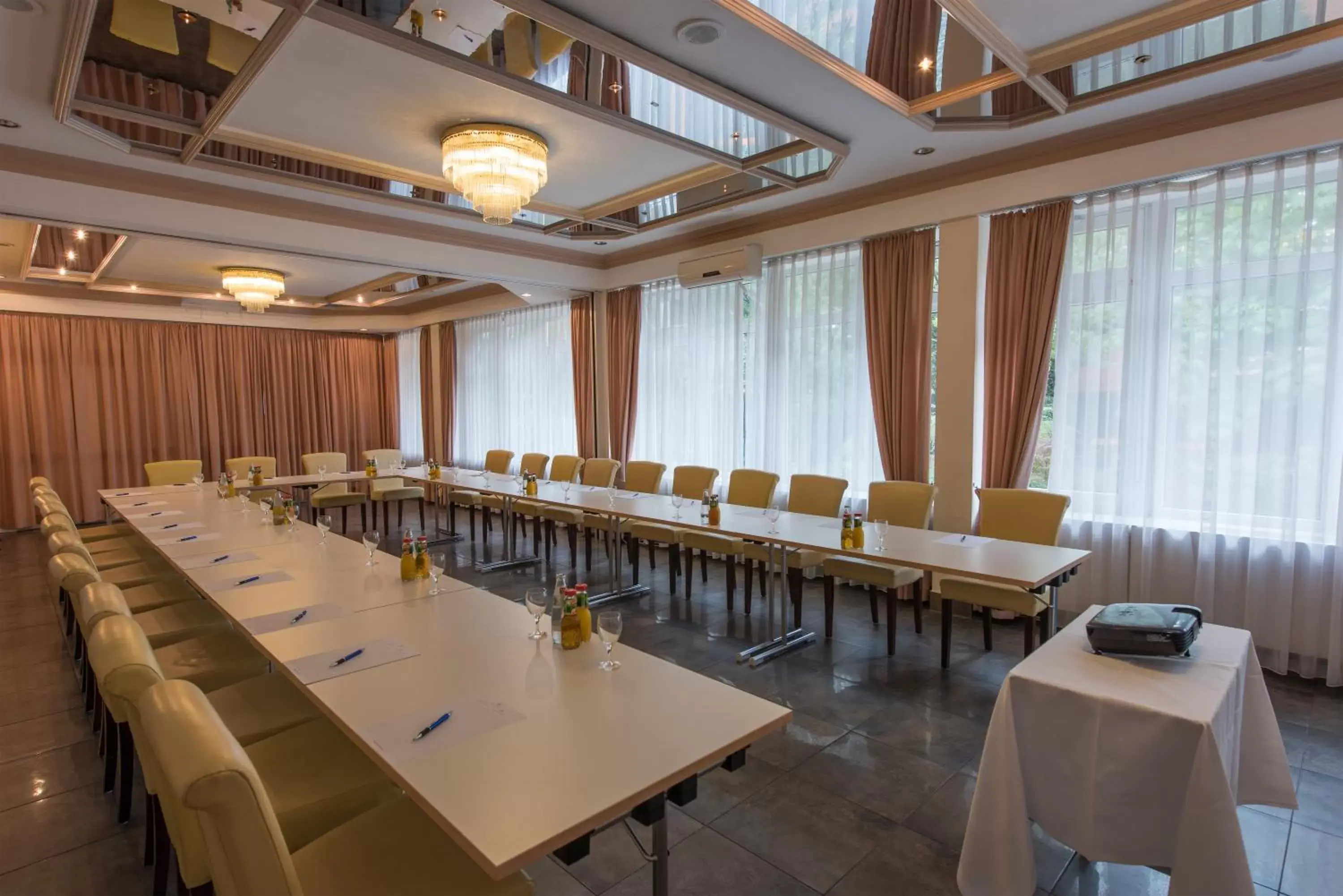 Business facilities in Parkhotel Frankfurt Airport