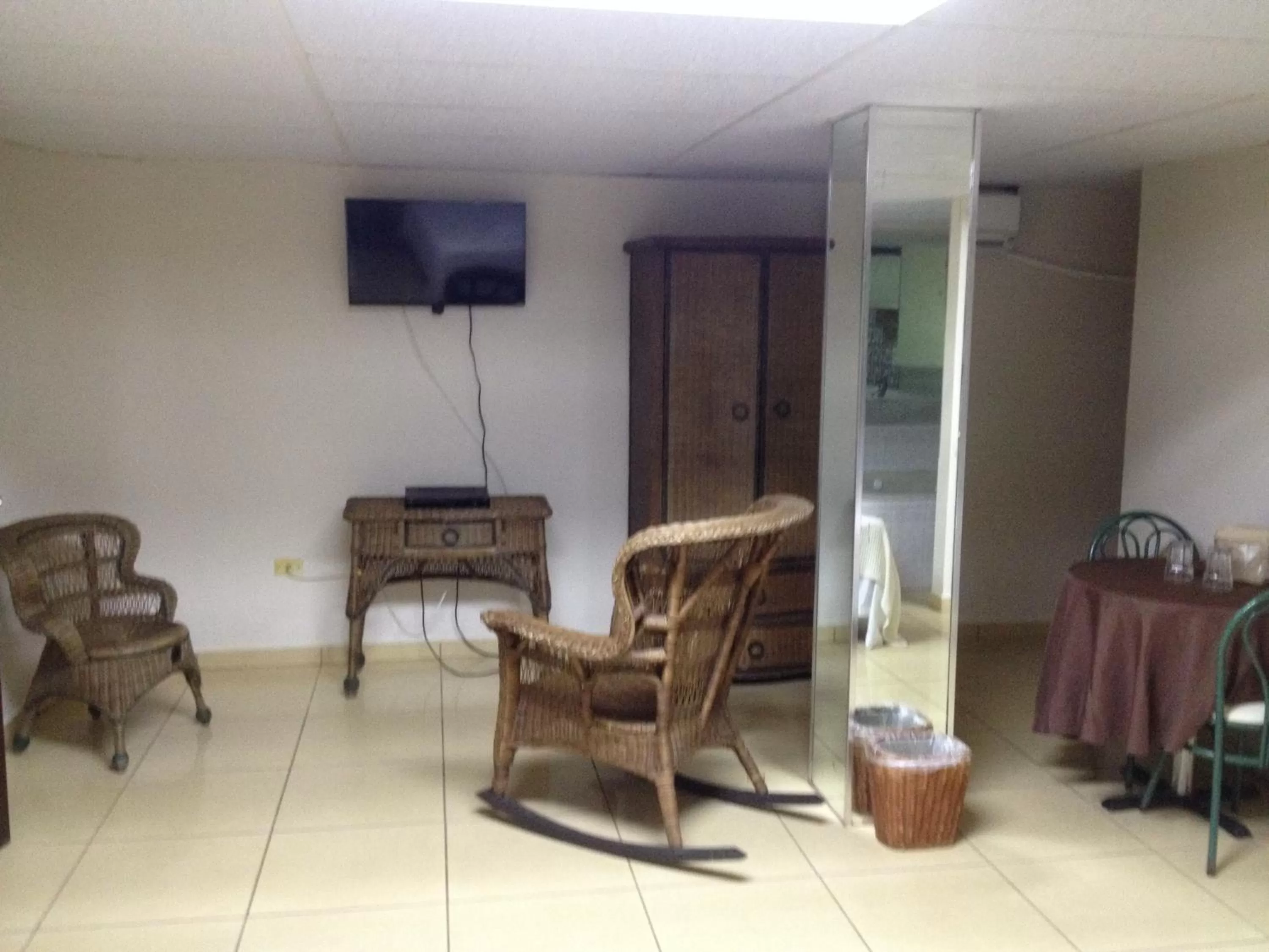 Living room in Arecibo Inn