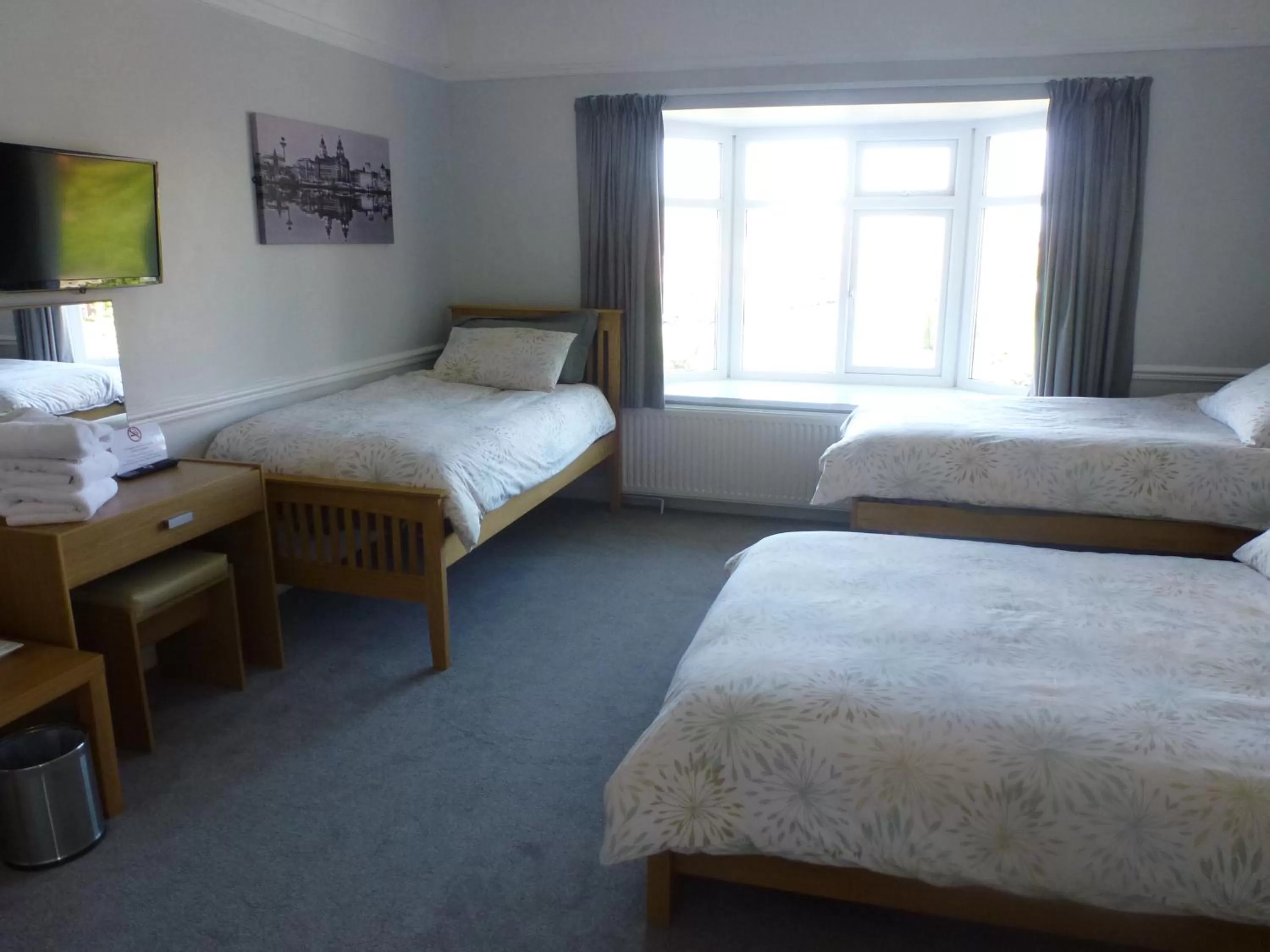 Photo of the whole room, Bed in Orrell Park Hotel