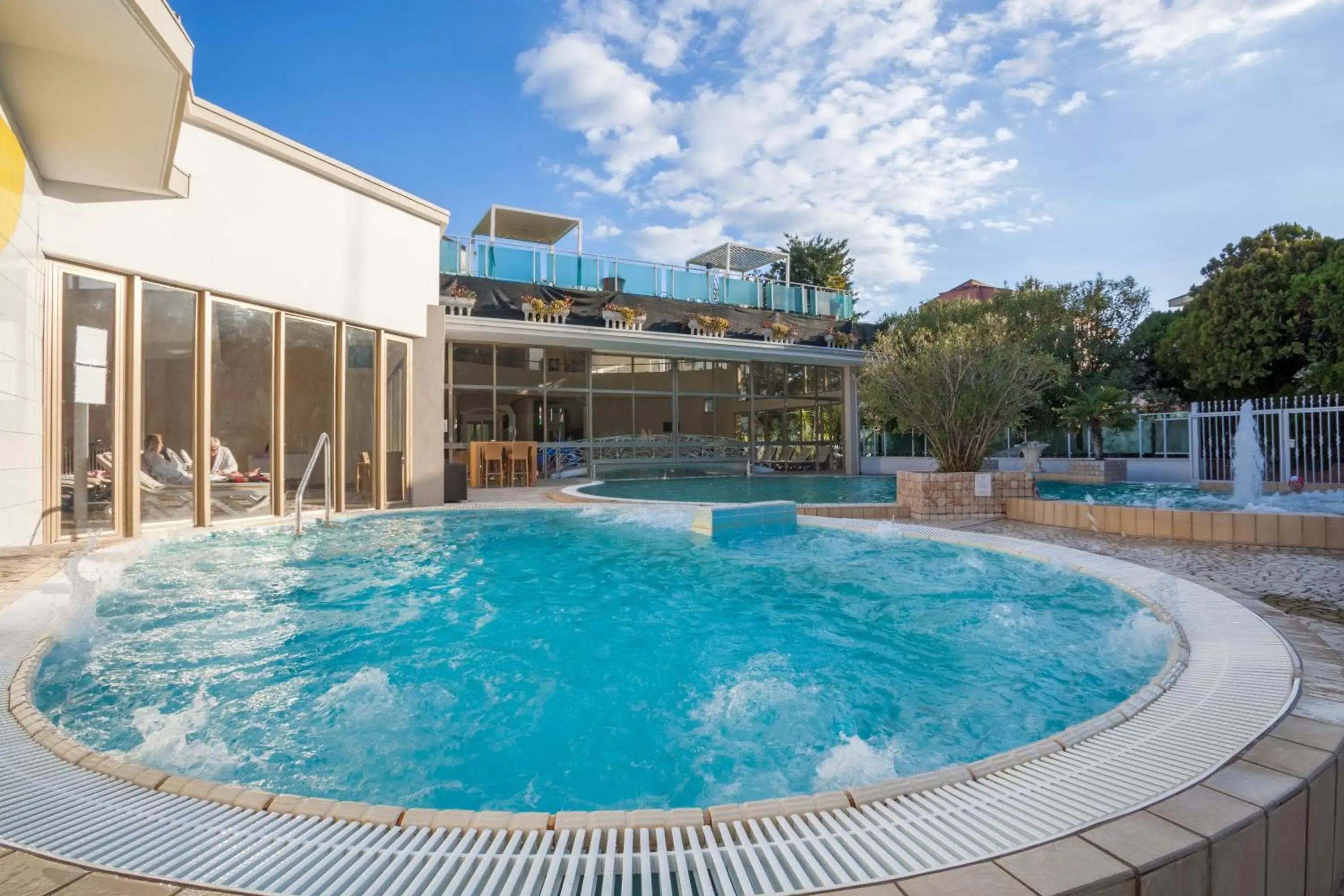 Hot Tub, Swimming Pool in Hotel Terme Patria