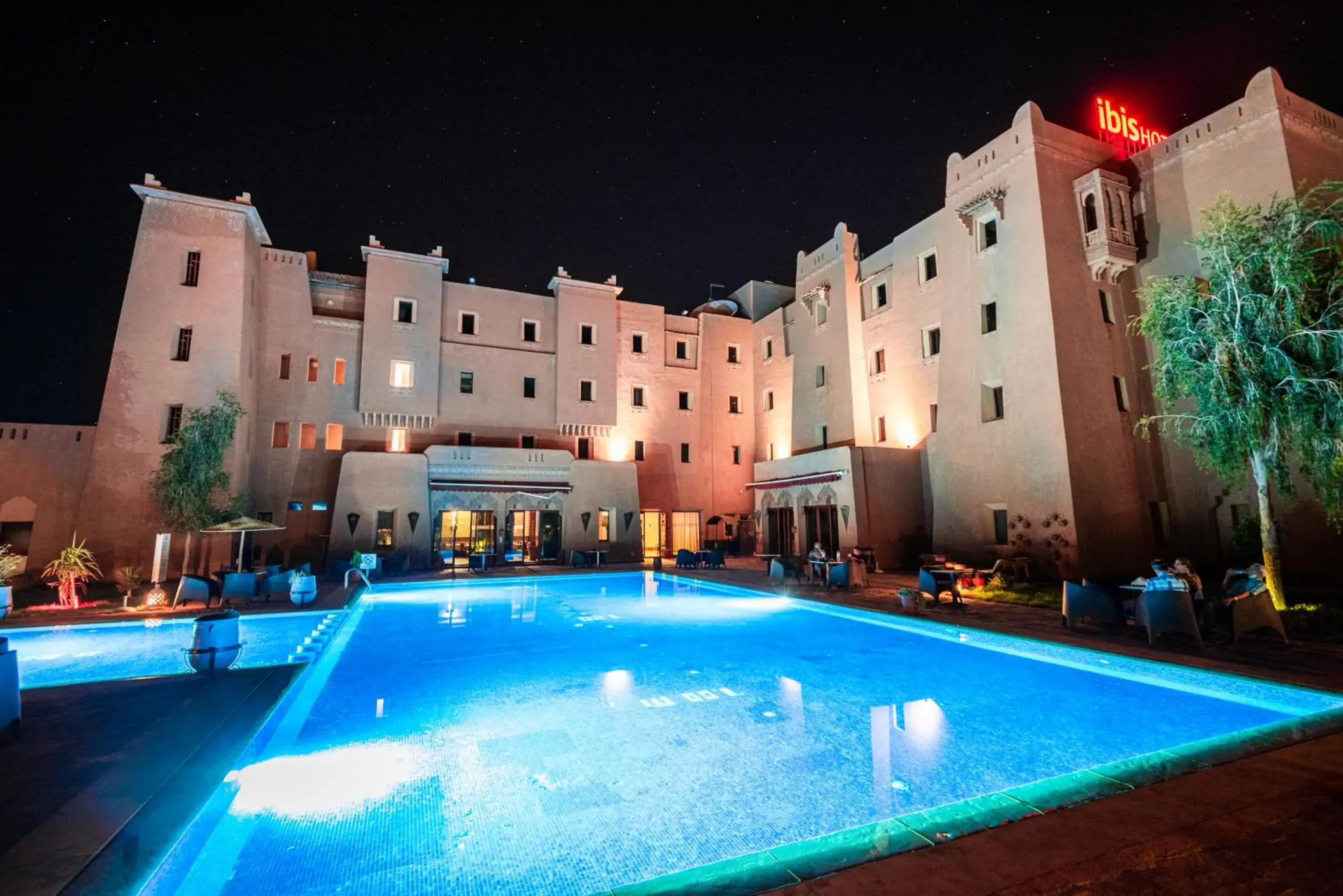 Swimming pool, Property Building in Ibis Ouarzazate