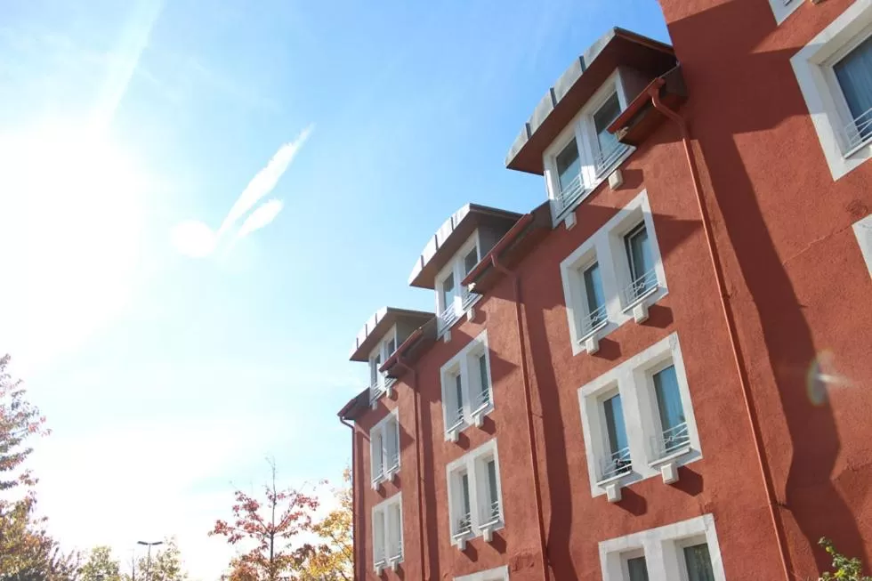 Facade/entrance in Ara Classic