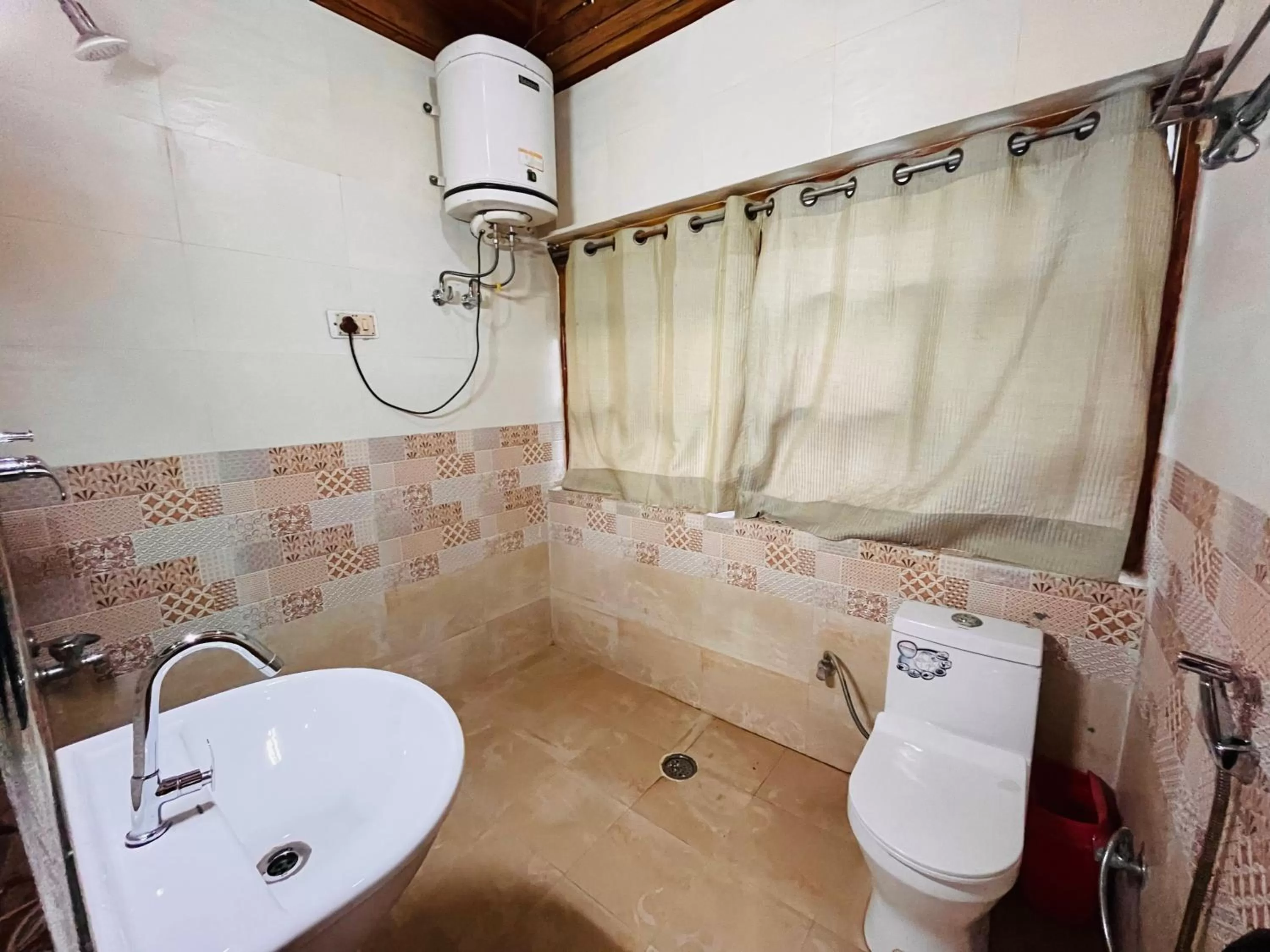 Bathroom in Himalayan Nomad Cottage, Manali