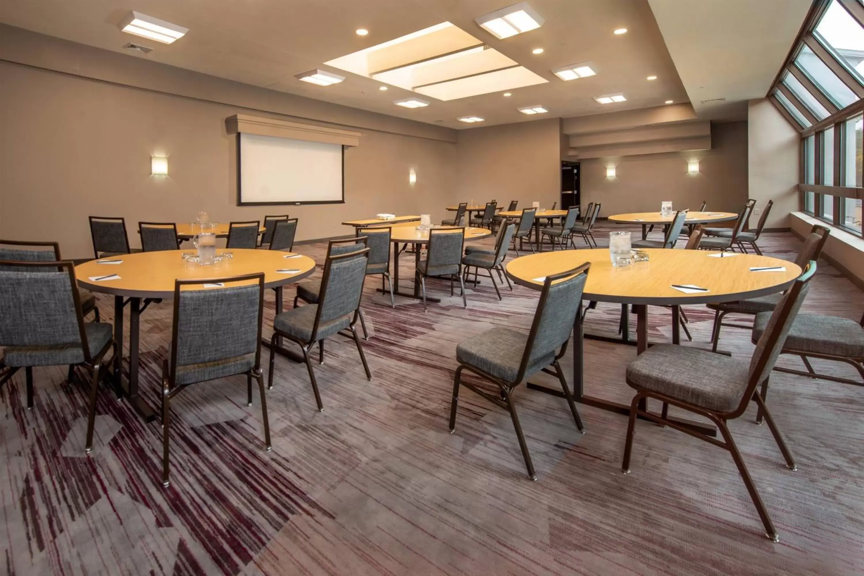 Meeting/conference room in Courtyard by Marriott Dulles Airport Herndon/Reston