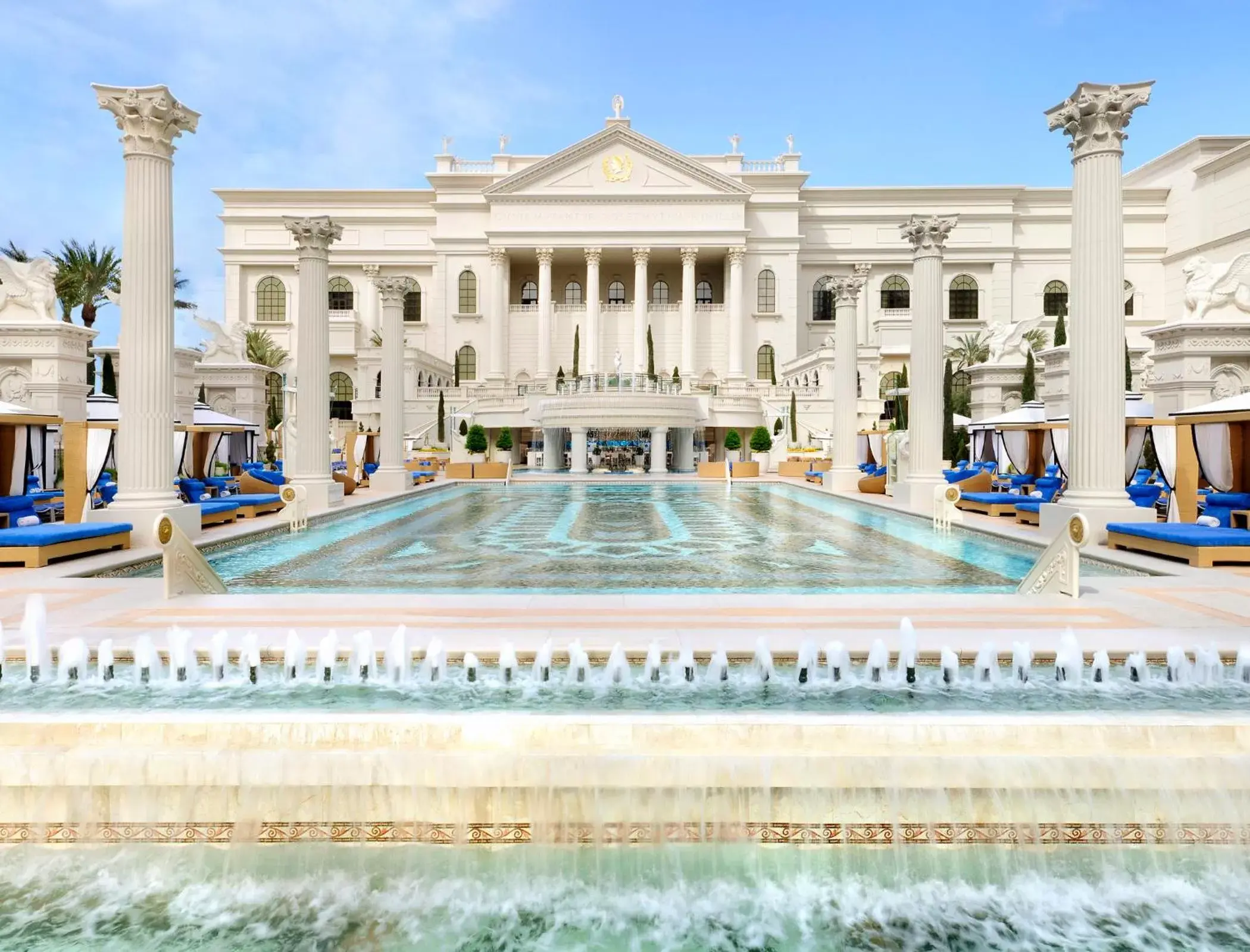 Swimming pool, Property Building in Caesars Palace Hotel & Casino