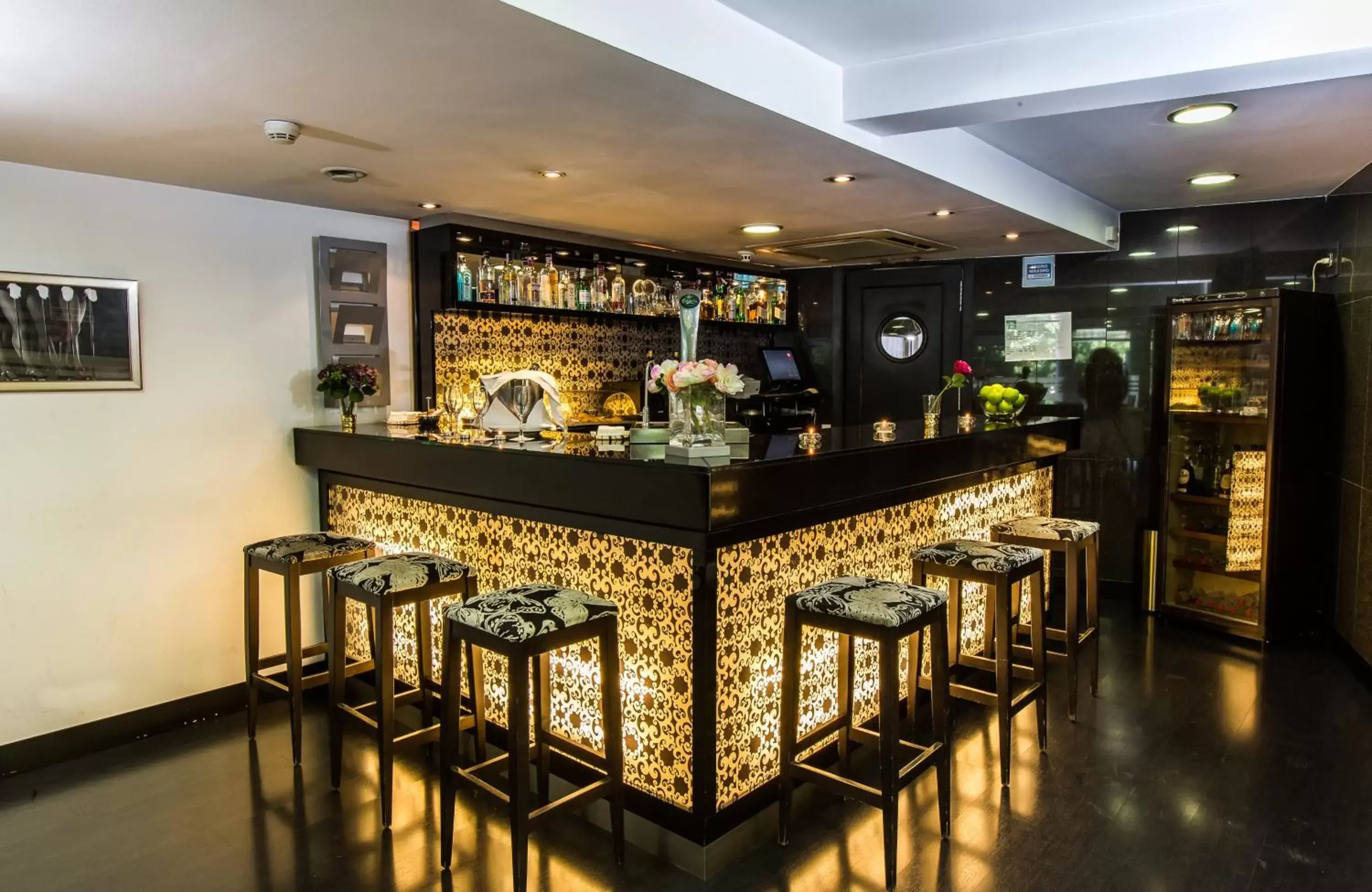 Lounge or bar, Lounge/Bar in Leonardo Hotel Granada