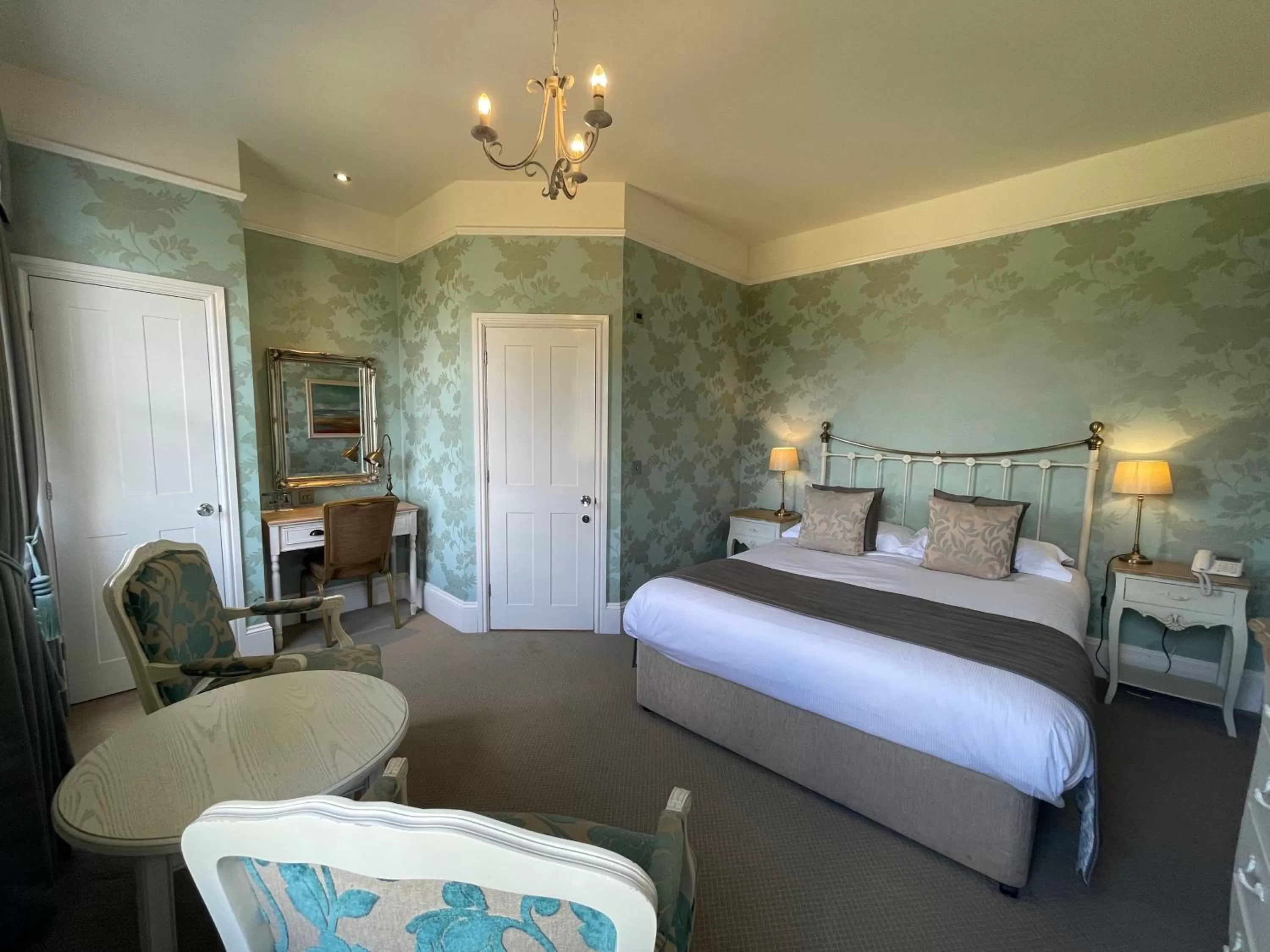 Bed in Park Farm Hotel