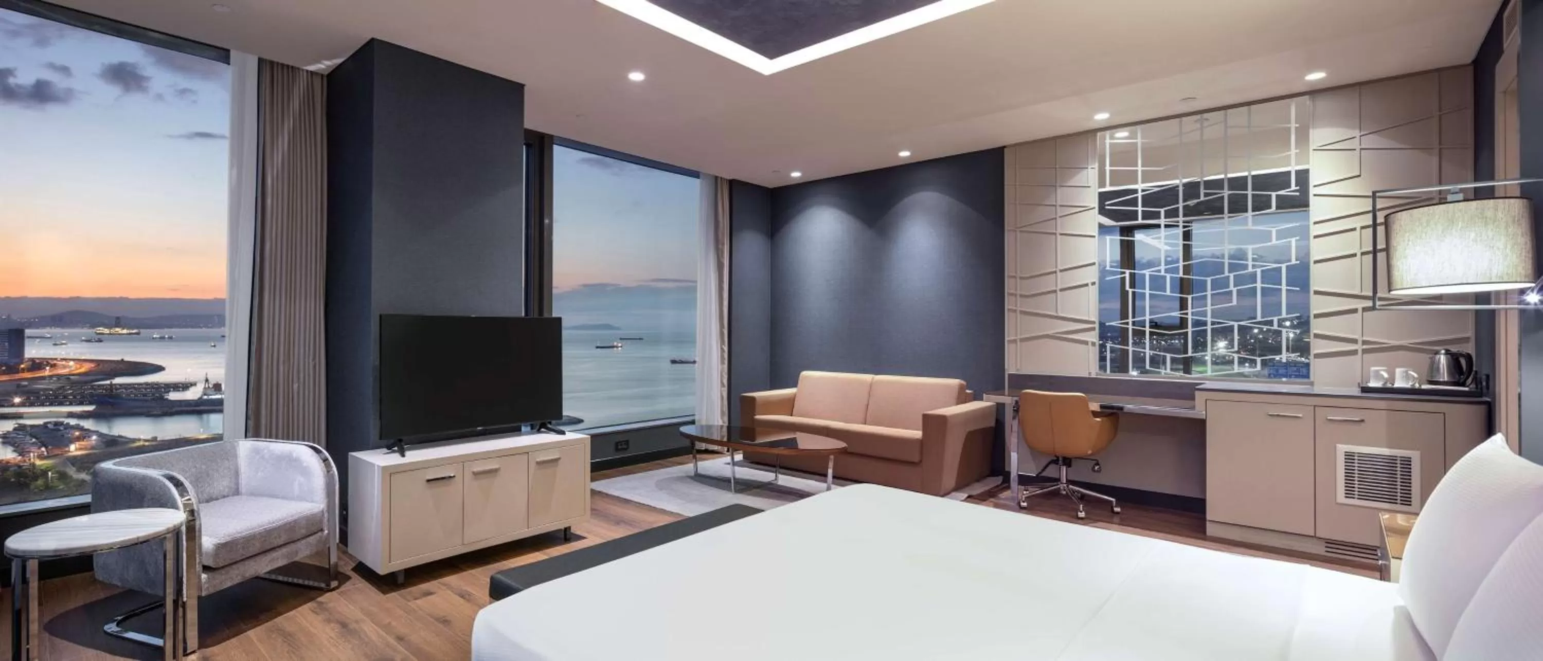 Bed in Hilton Istanbul Bakirkoy