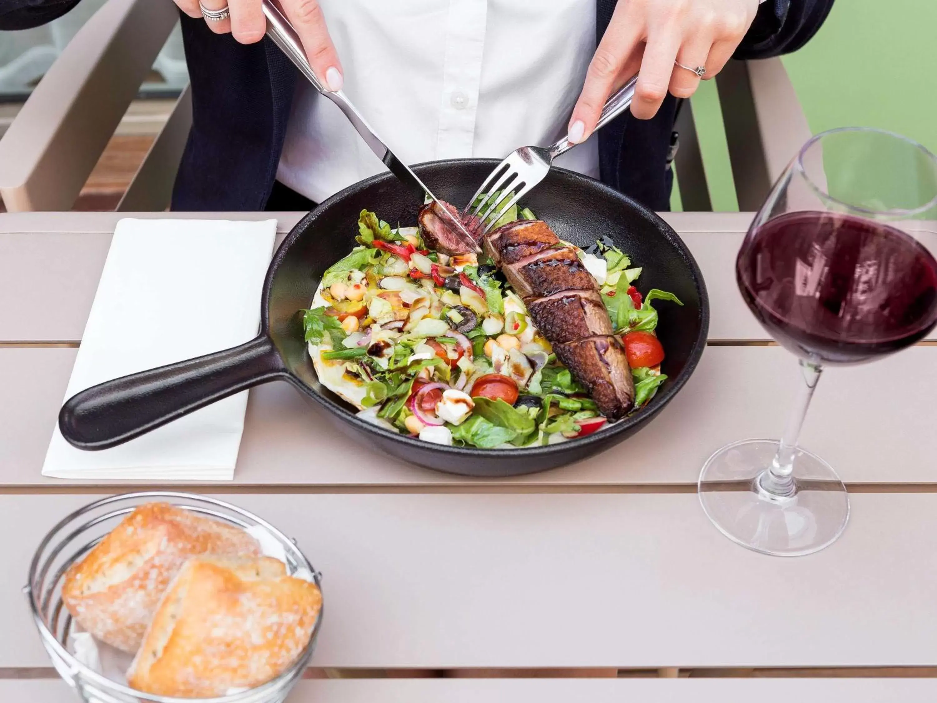 Restaurant/places to eat, Food in Novotel Paris Charles de Gaulle Airport