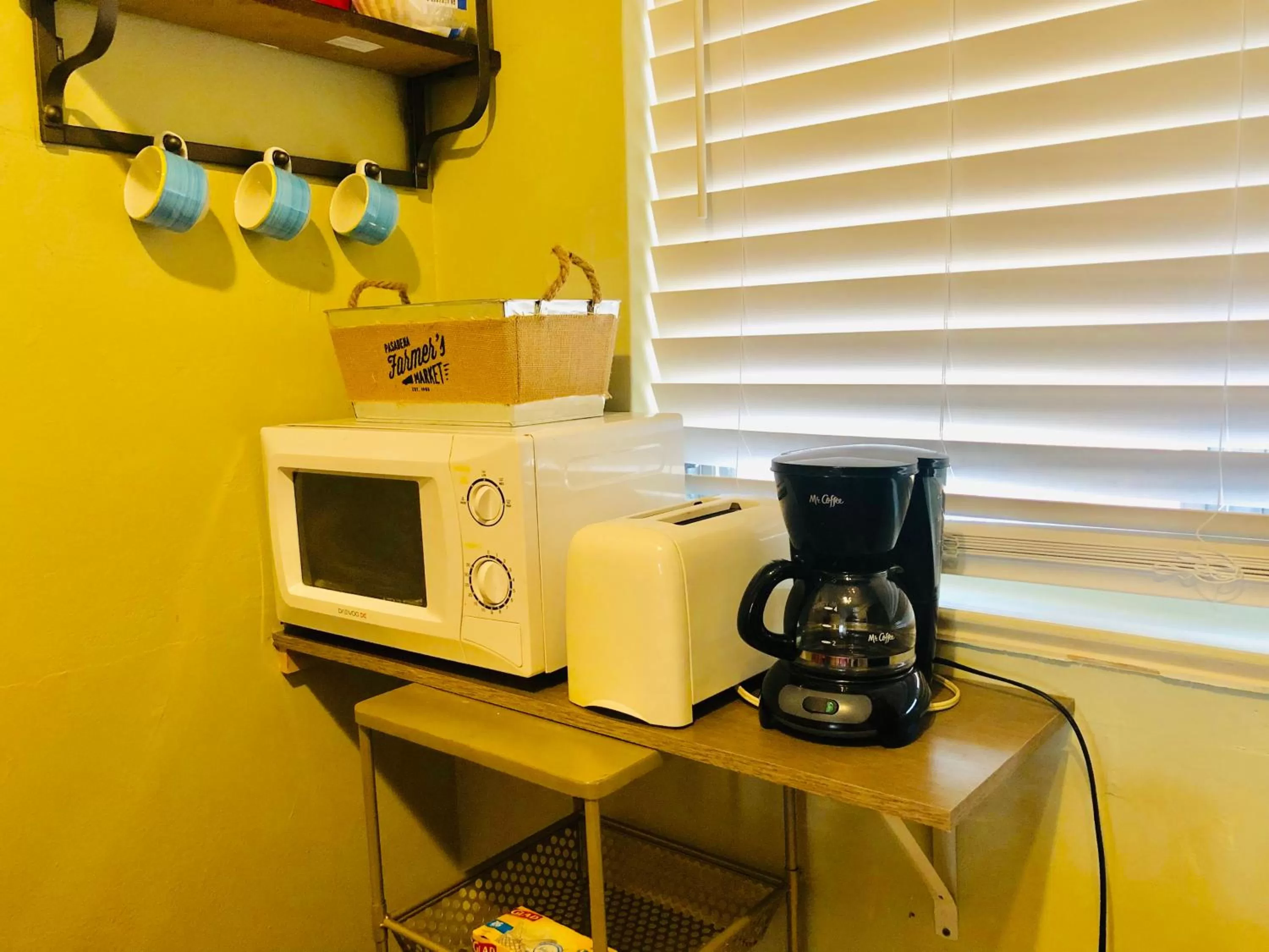 Kitchen or kitchenette in Hollywood Light Haven Lodge