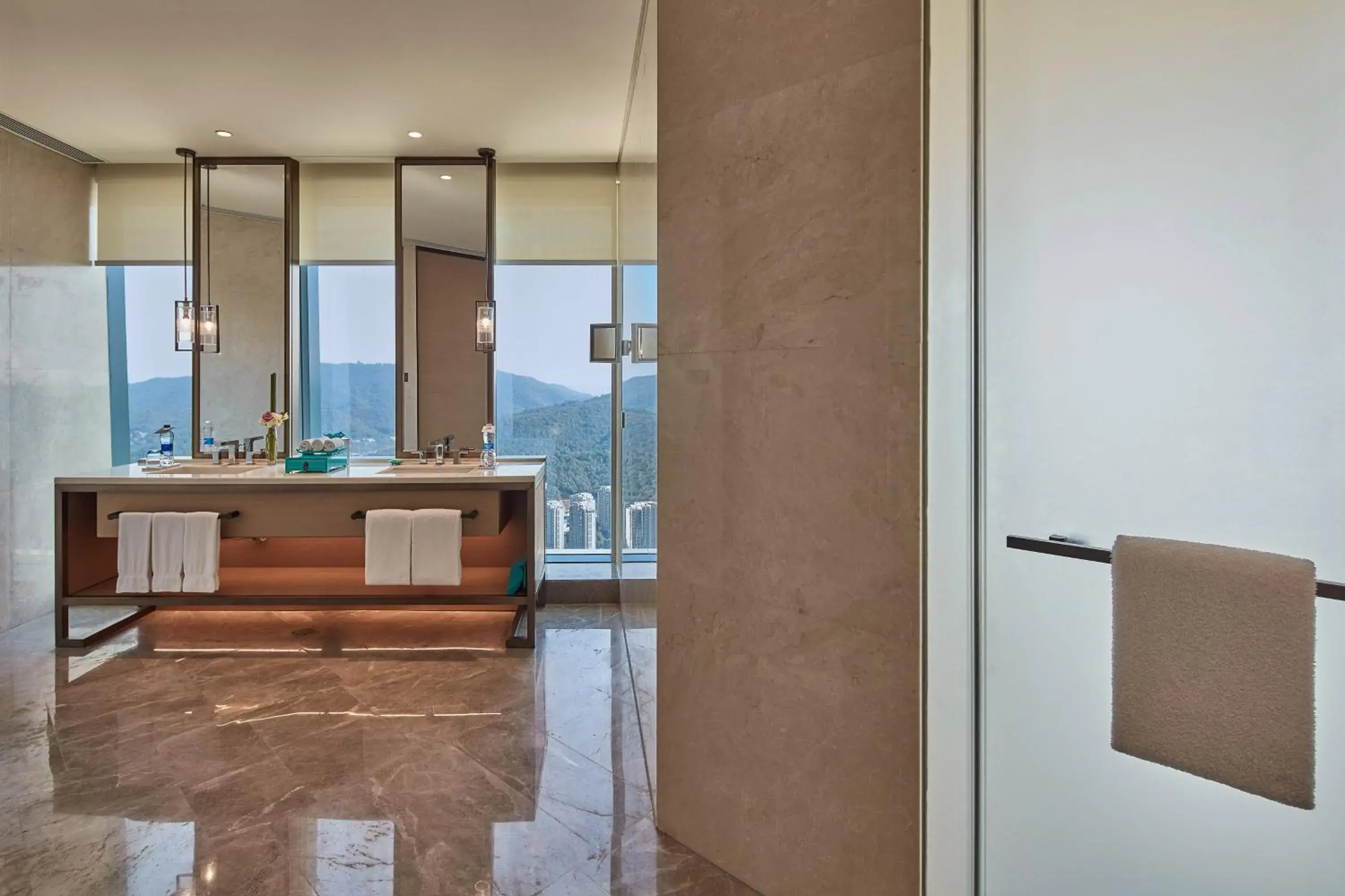 Bathroom in Meixi Lake Hotel, a Luxury Collection Hotel, Changsha