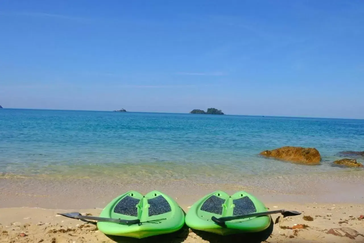 Activities, Beach in Koh Chang Cliff Beach Resort