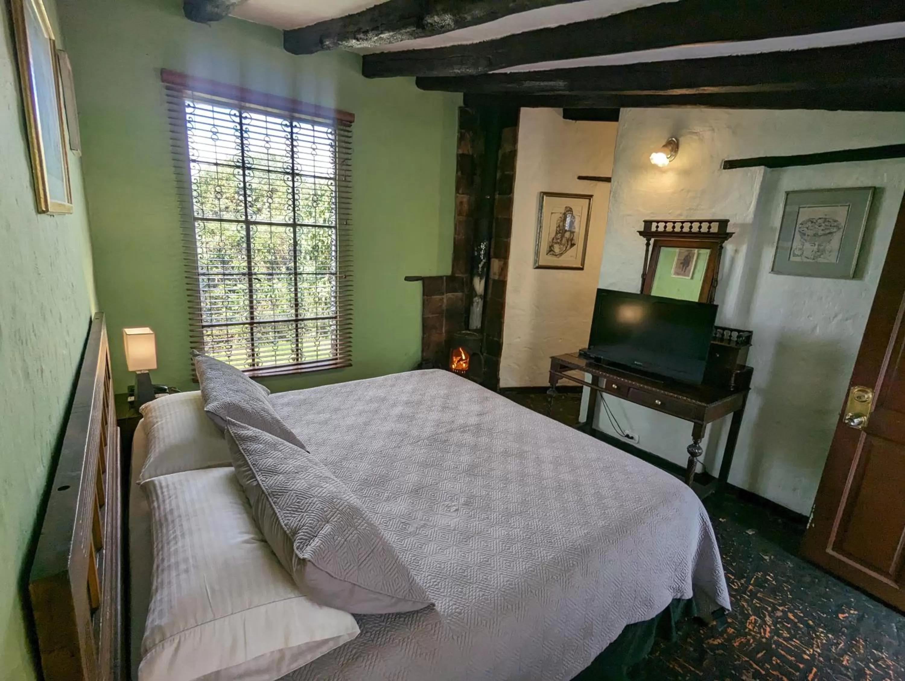 TV and multimedia in Posada Cafe La Huerta