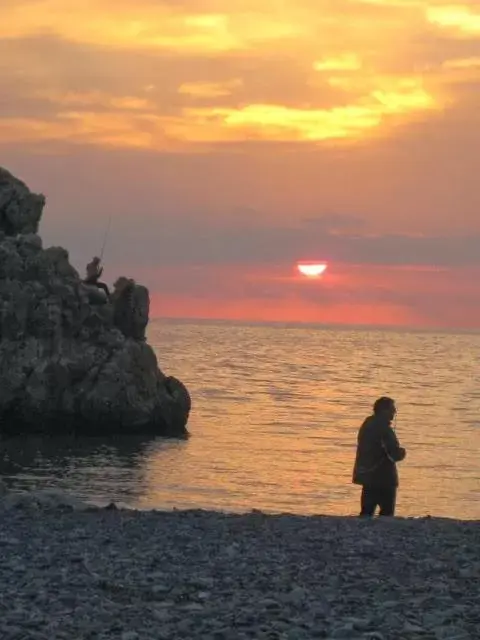 Area and facilities, Sunrise/Sunset in Labella María