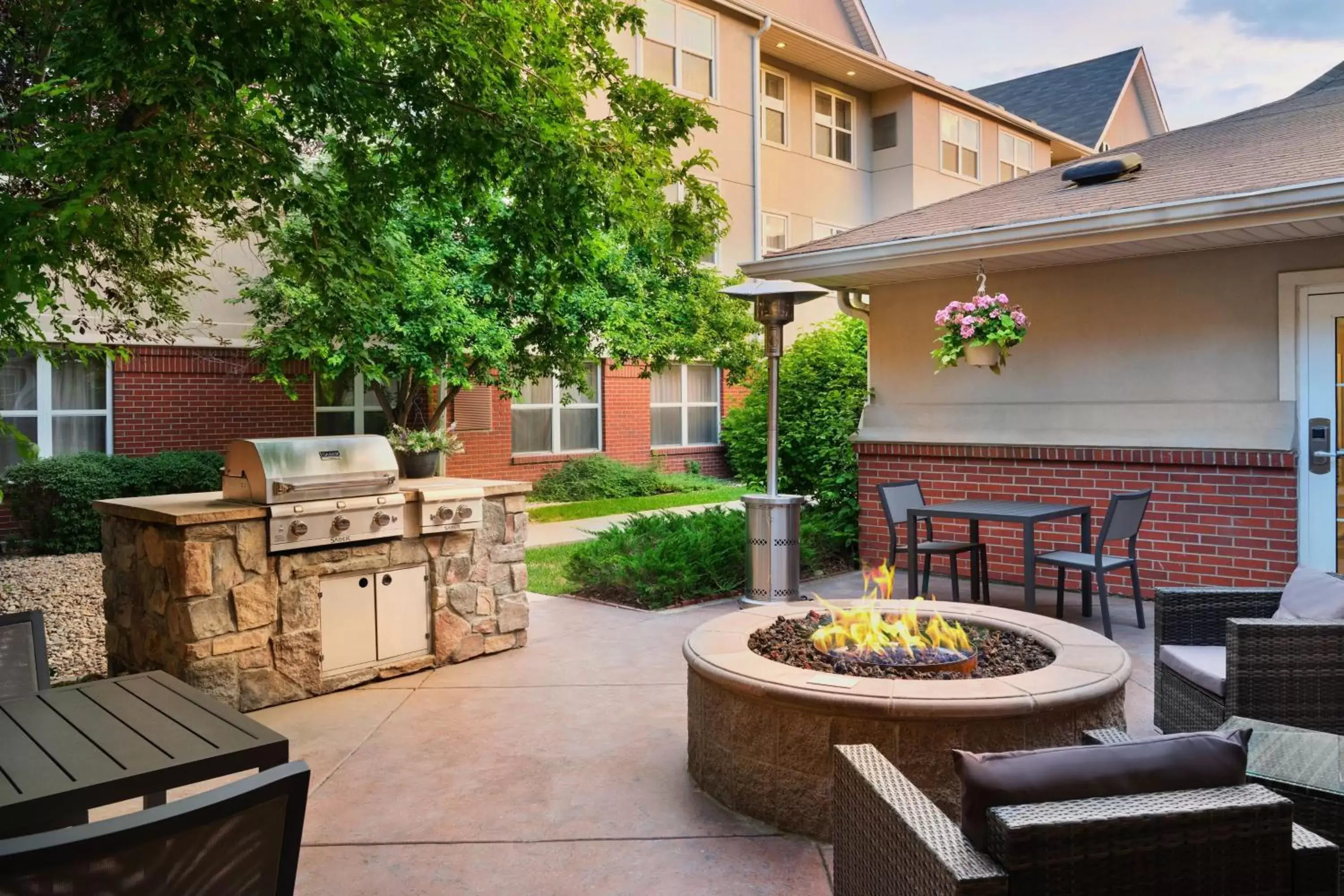 Property building, BBQ Facilities in Residence Inn Boulder Longmont