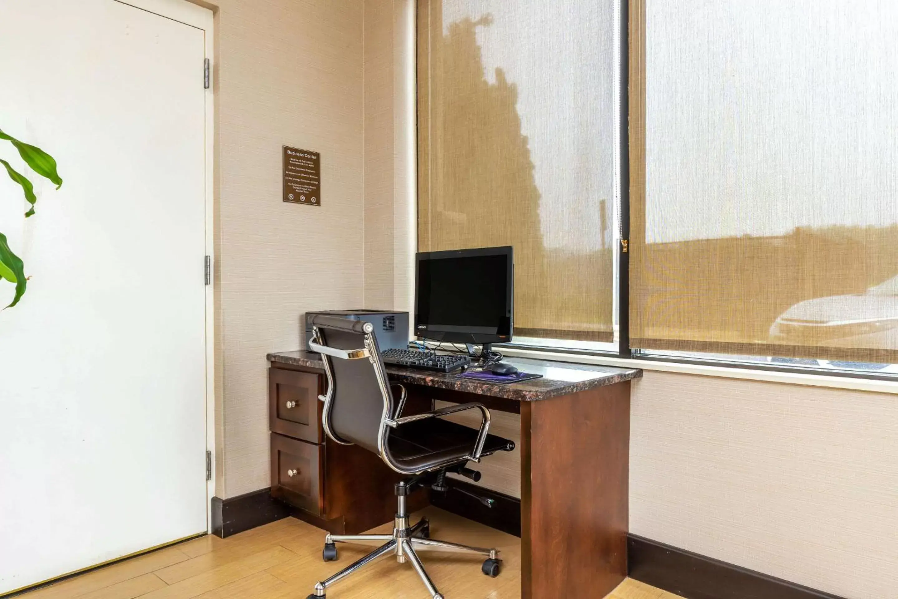 On site, TV/Entertainment Center in Comfort Inn Mars Hill