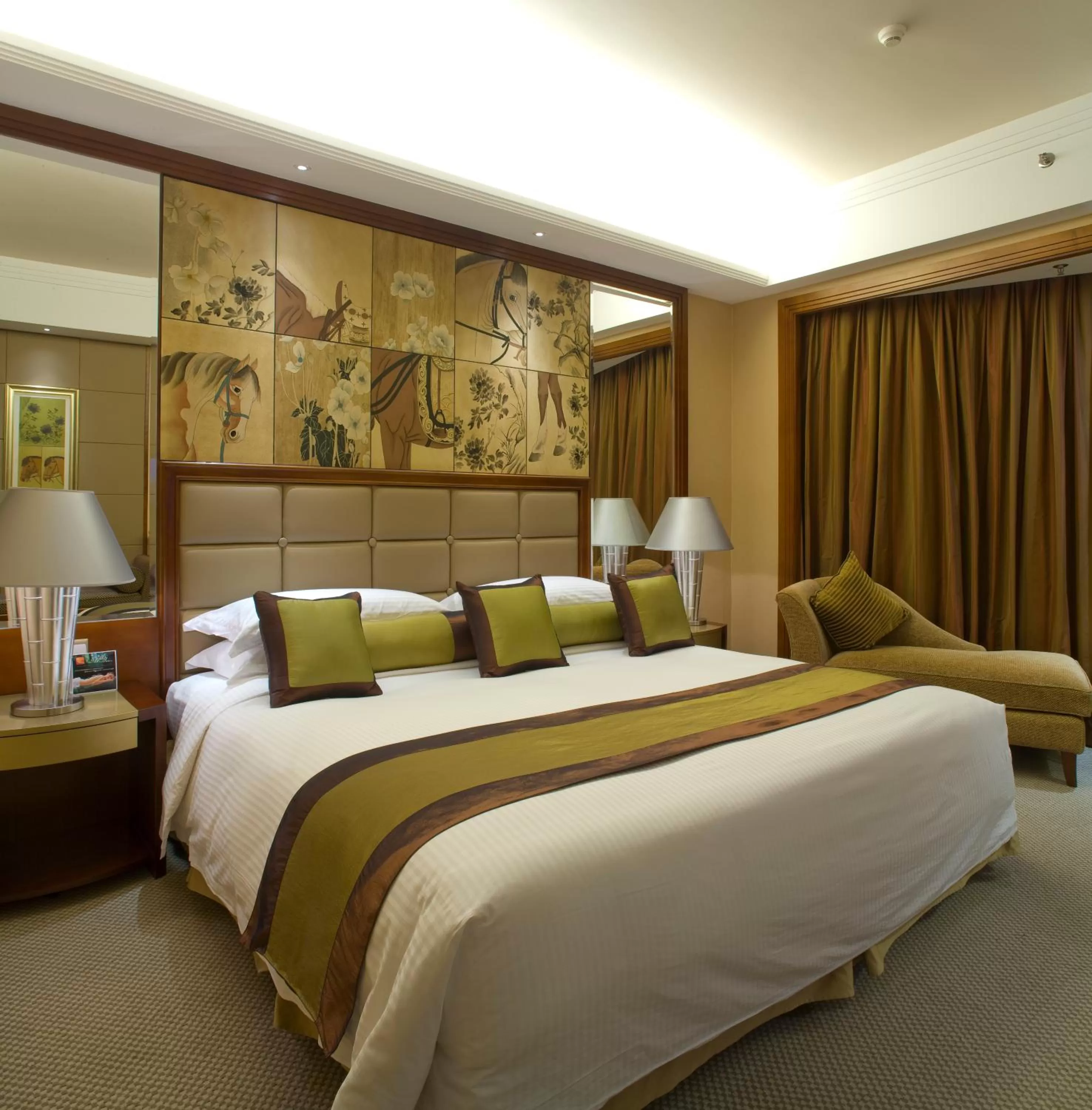 Bedroom, Bed in Kempinski Hotel Shenzhen