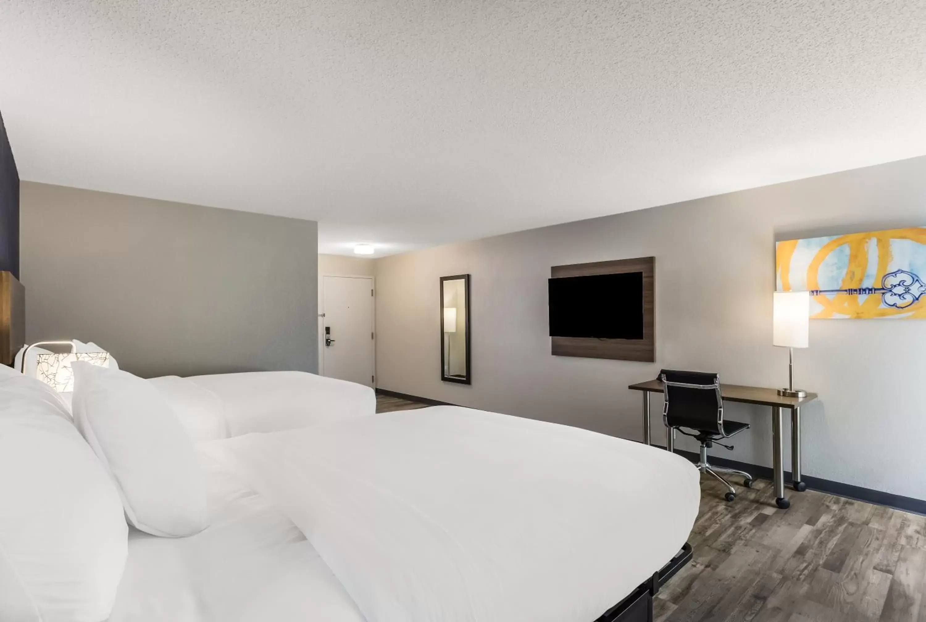 Bed in MainStay Suites Bourbonnais - Kankakee