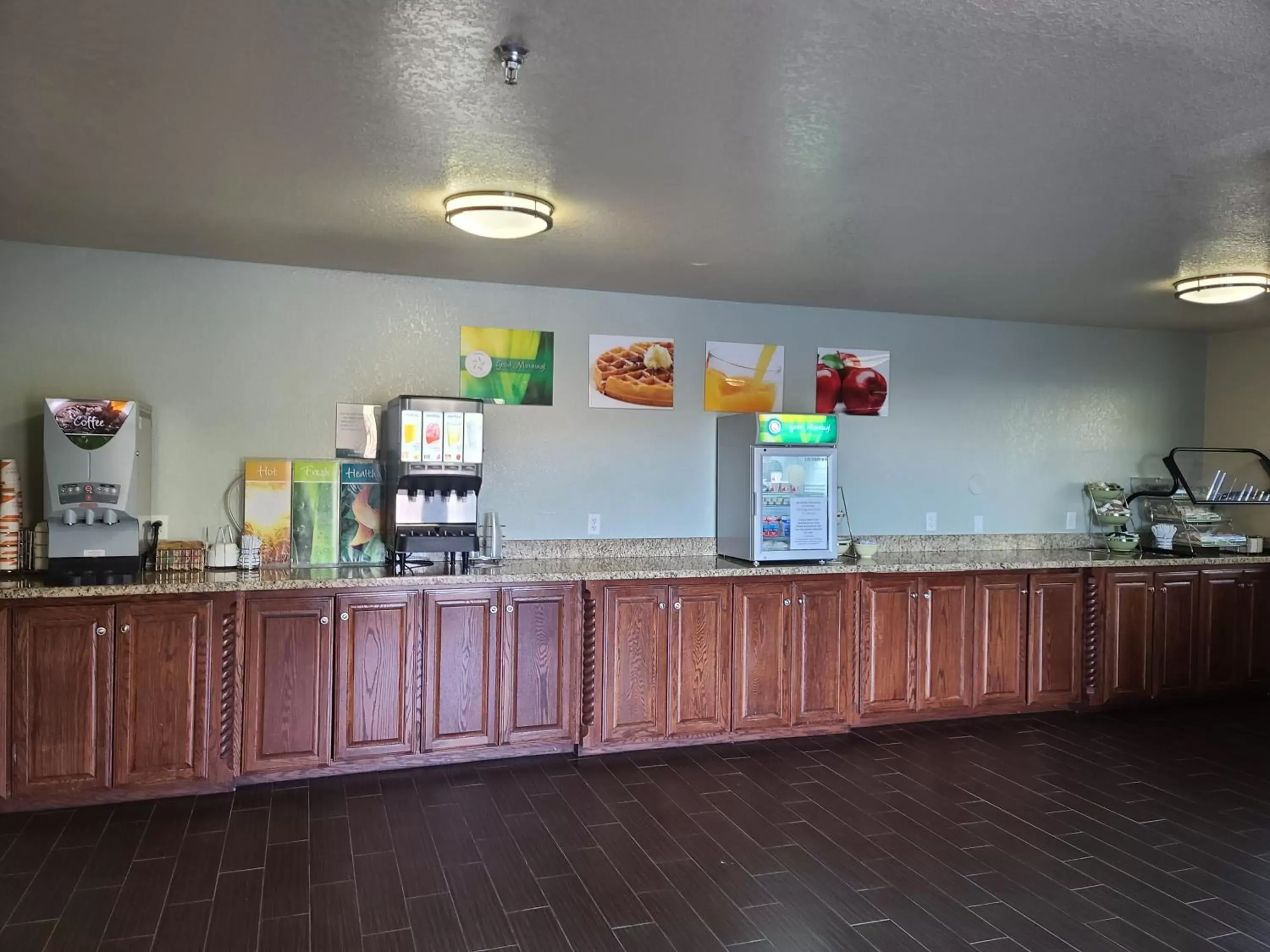 Breakfast in Quality Inn Alpine Breakfast in Quality Inn Alpine