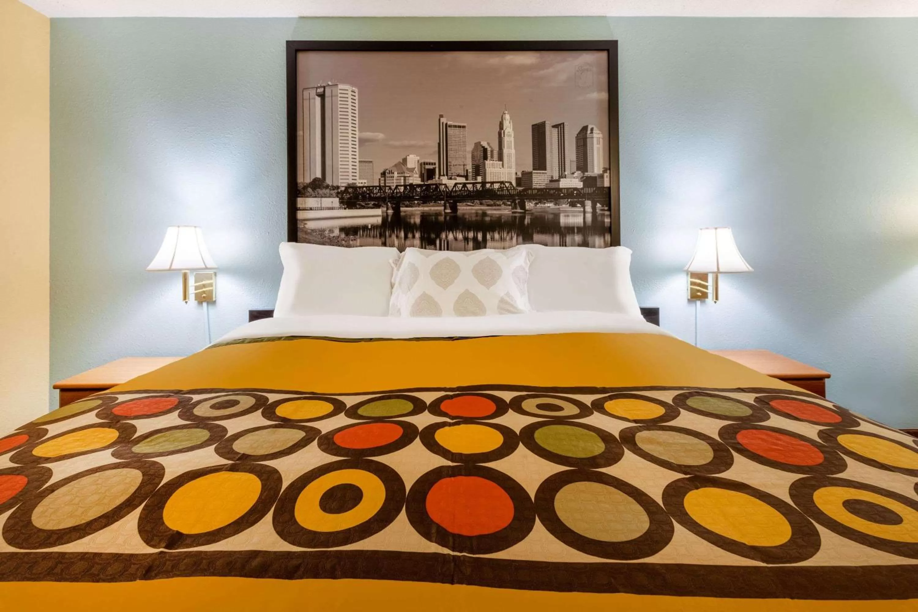 Bedroom, Bed in Super 8 by Wyndham Newcomerstown