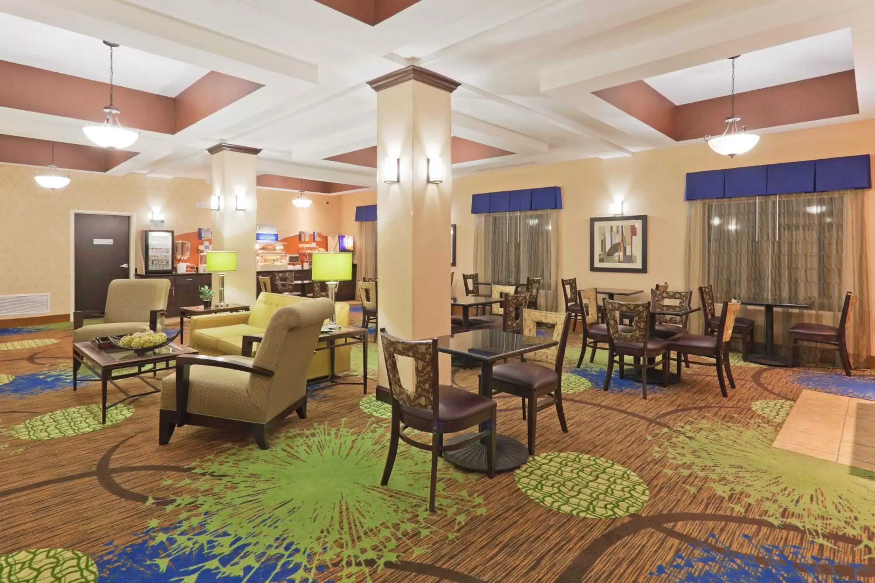 Breakfast, Restaurant/Places to Eat in Holiday Inn Express Columbia, an IHG Hotel