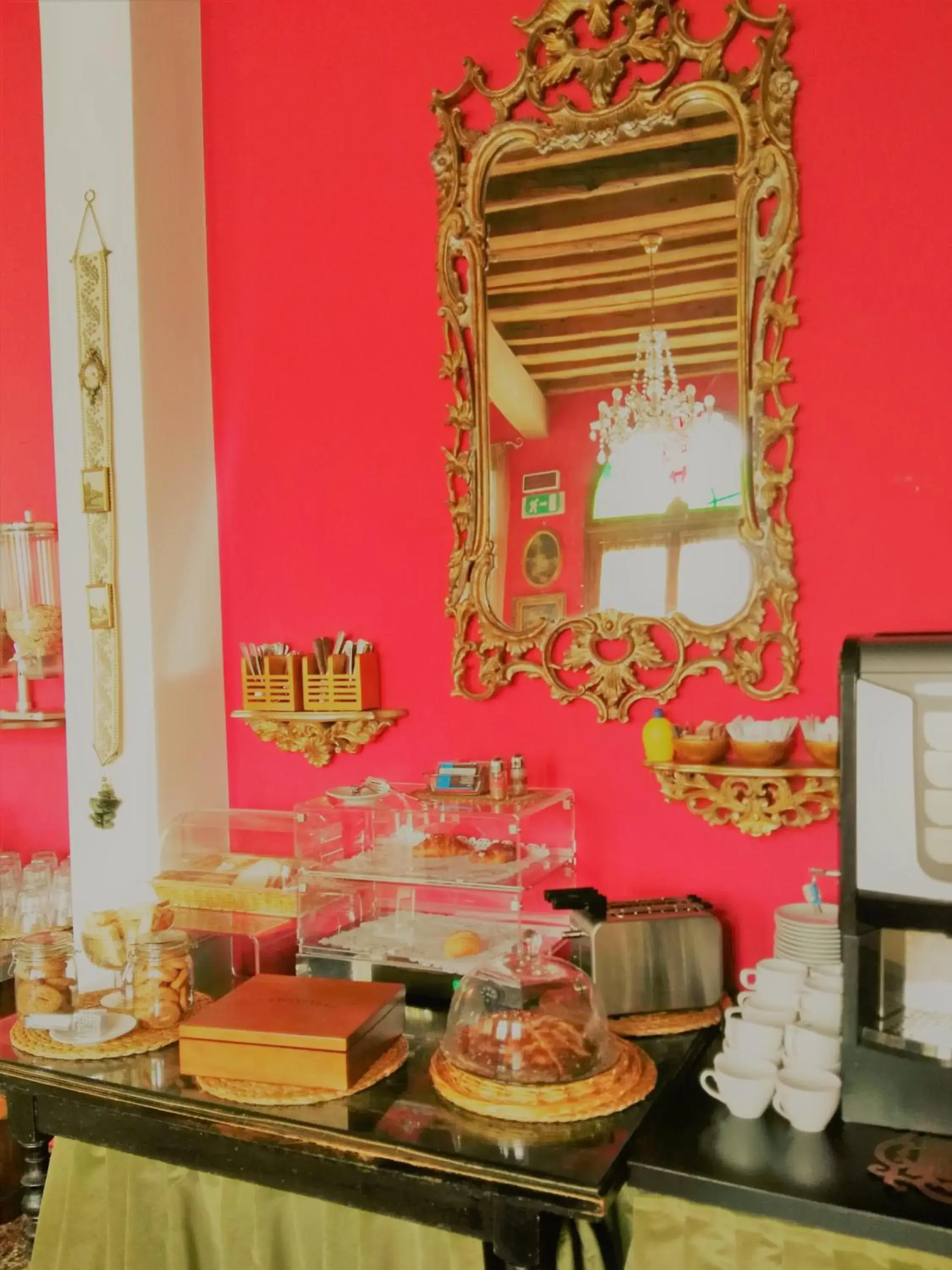 Continental breakfast in Relais Alcova del Doge Continental breakfast in Relais Alcova del Doge