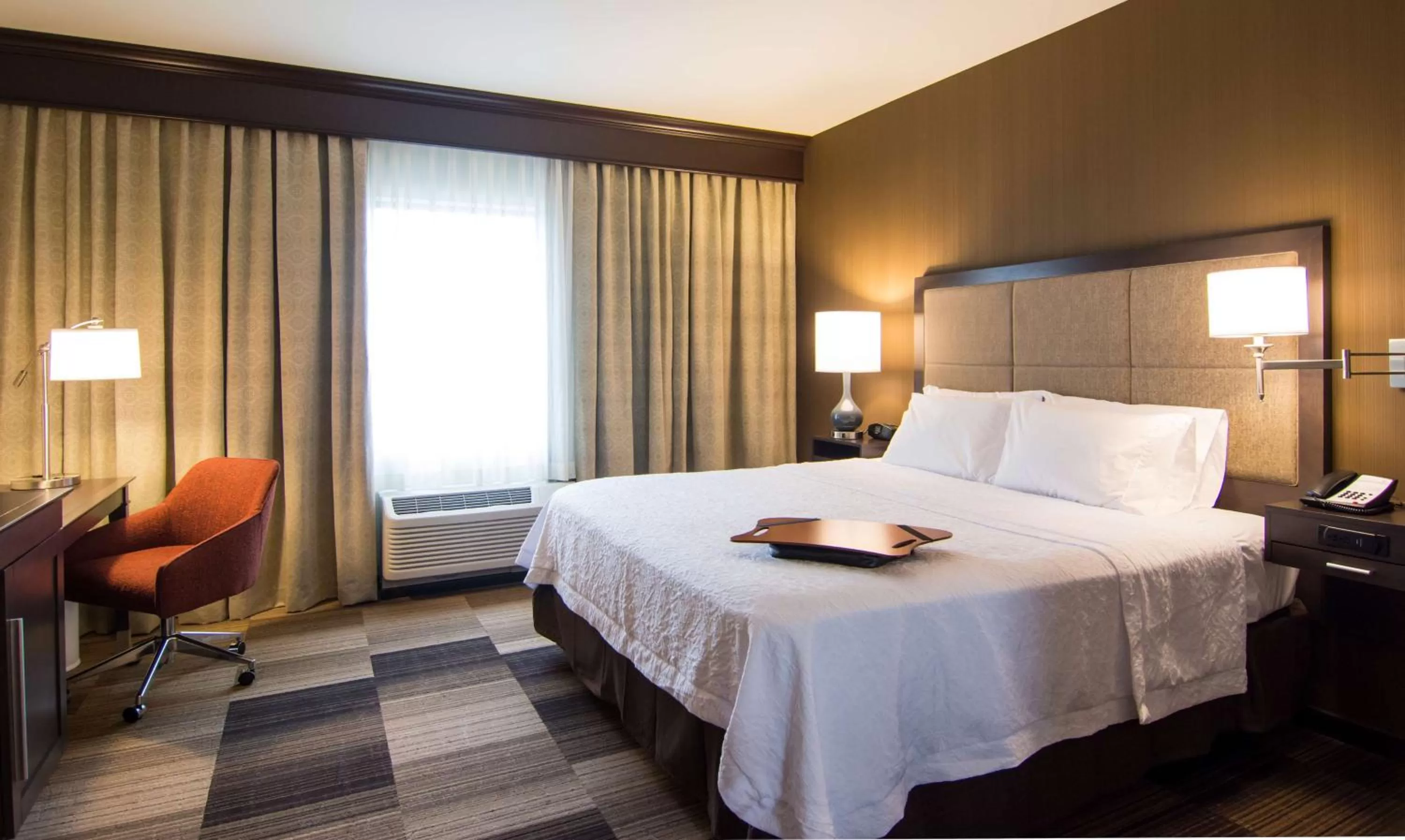 Bed in Hampton Inn Orange City