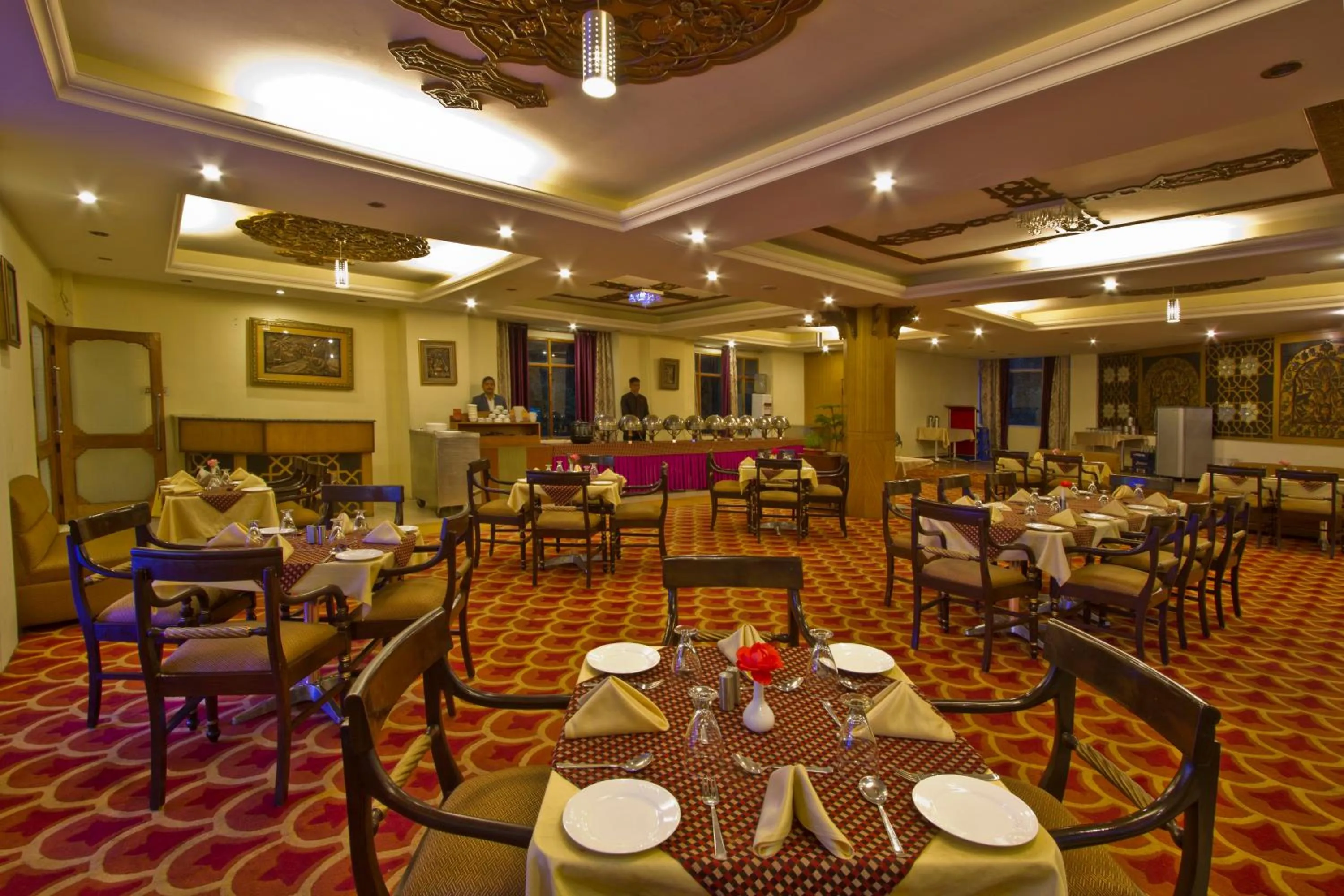 Restaurant/places to eat in Royal Park Resorts