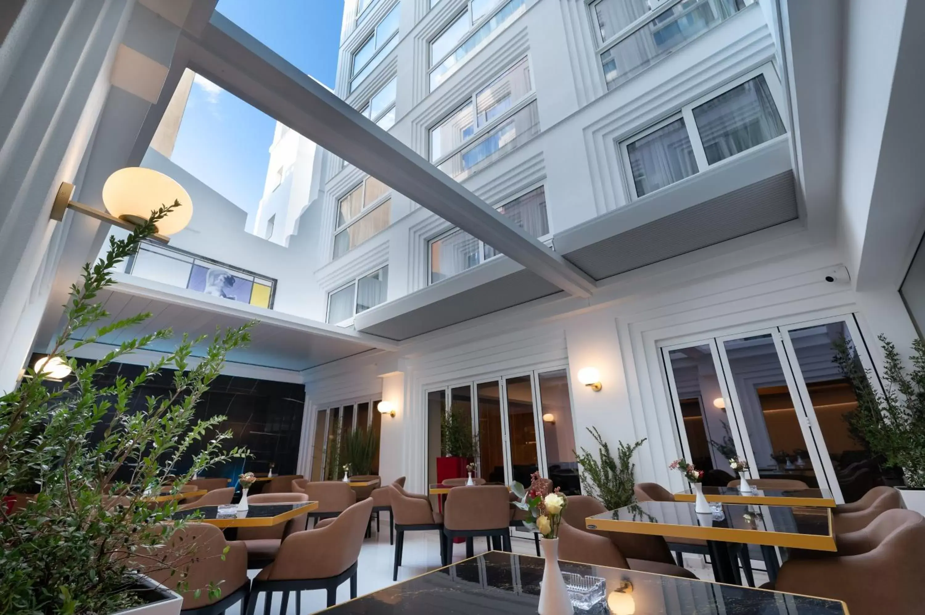 Restaurant/Places to Eat in Elia Ermou Athens Hotel