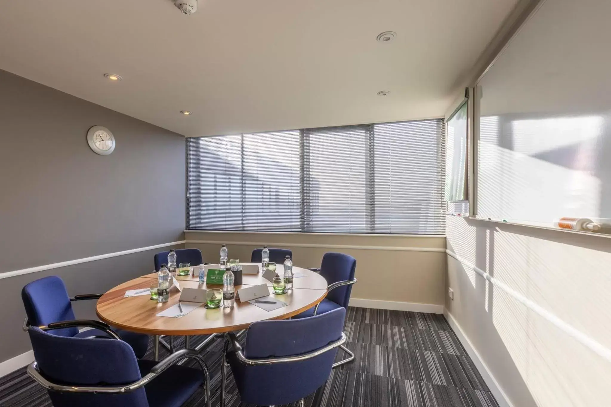 Meeting/conference room, Dining Area in Holiday Inn - Glasgow Airport, an IHG Hotel